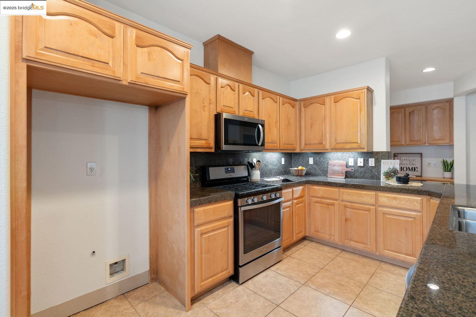 Detail Gallery Image 10 of 29 For 501 Marianna Pl, Rio Vista,  CA 94571 - 2 Beds | 2 Baths