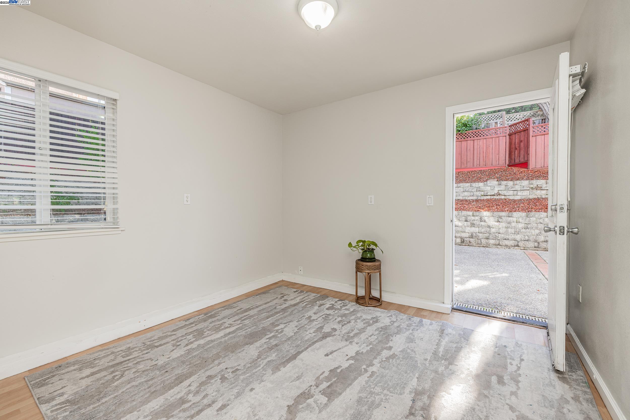 Detail Gallery Image 14 of 48 For 3109 Vista Ln, Hayward,  CA 94541 - 6 Beds | 3 Baths