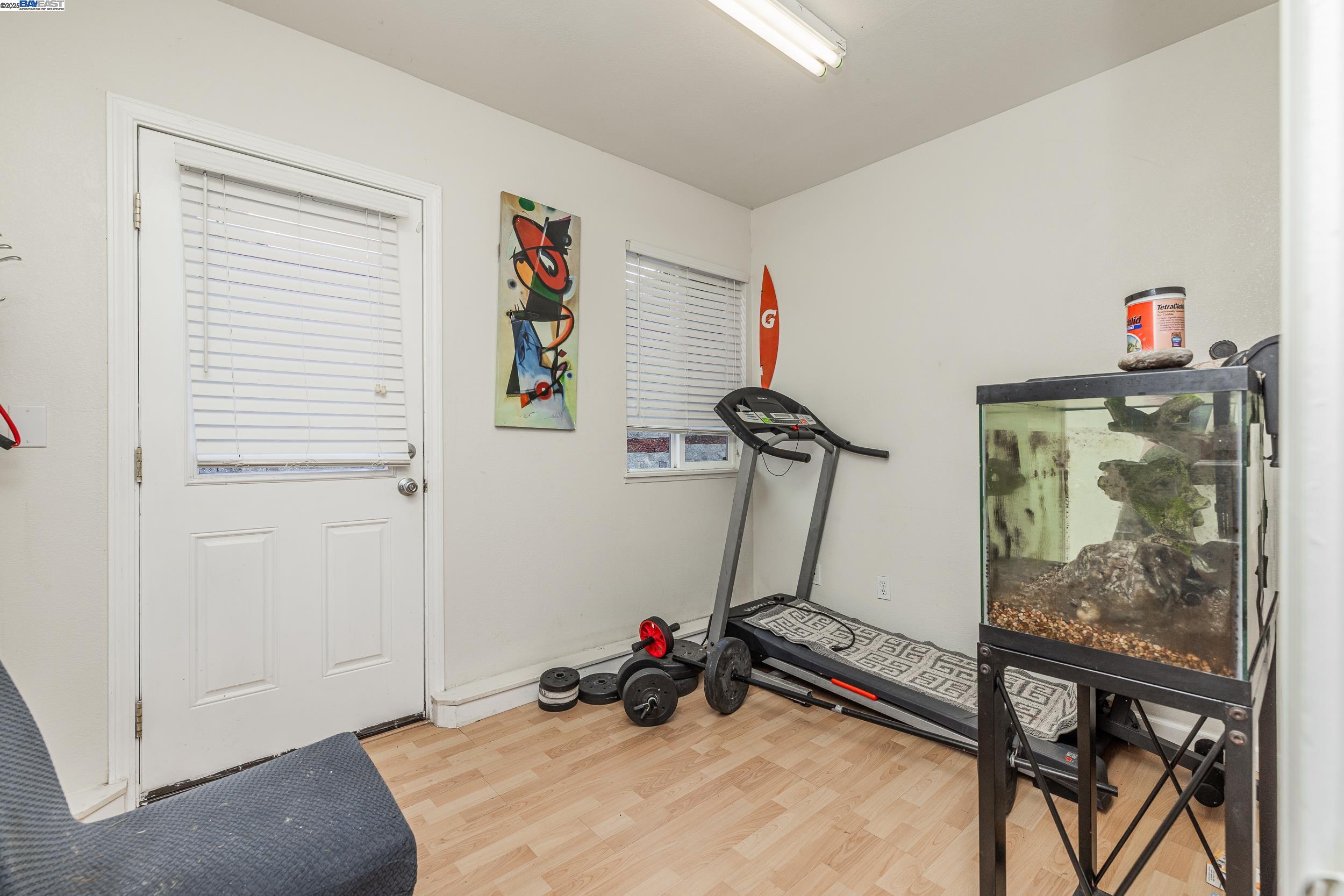 Detail Gallery Image 16 of 48 For 3109 Vista Ln, Hayward,  CA 94541 - 6 Beds | 3 Baths