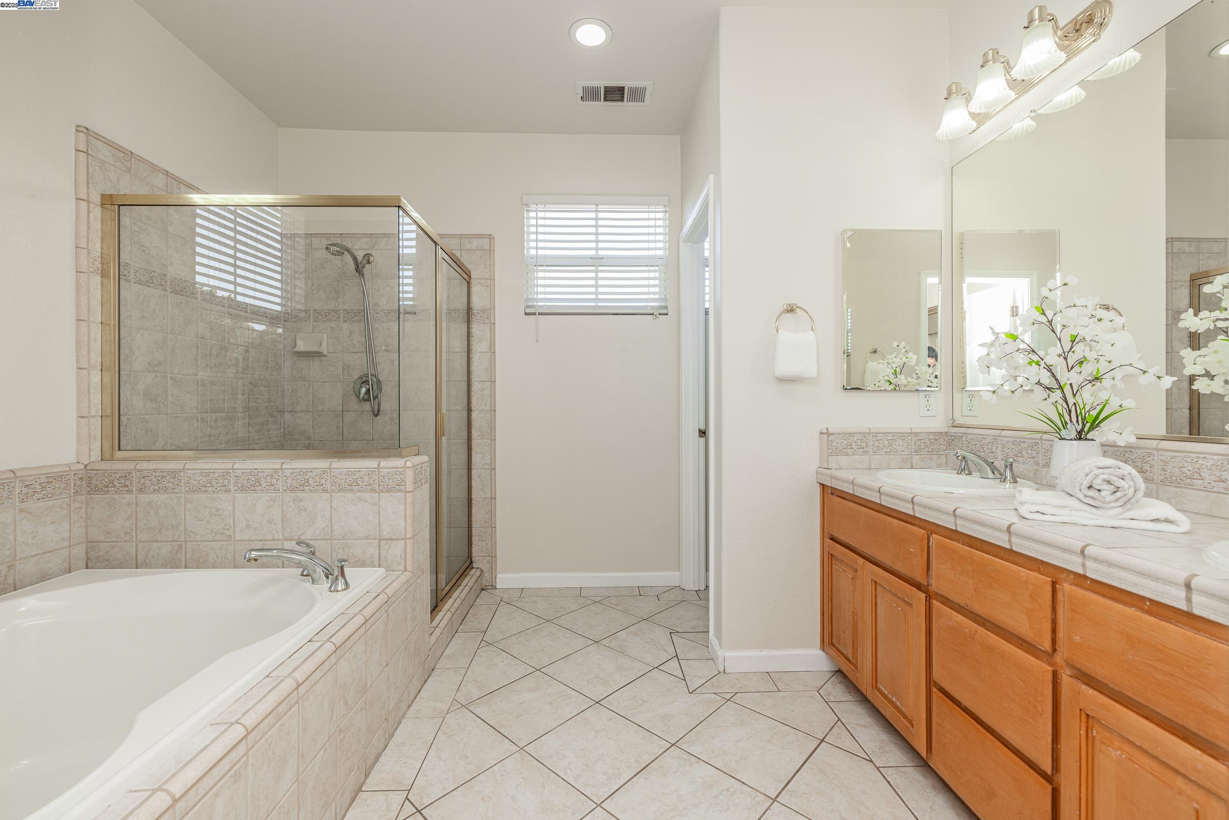 Detail Gallery Image 21 of 48 For 3109 Vista Ln, Hayward,  CA 94541 - 6 Beds | 3 Baths