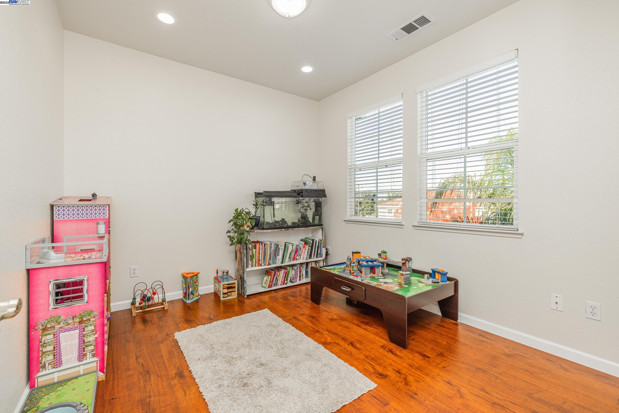 Detail Gallery Image 27 of 48 For 3109 Vista Ln, Hayward,  CA 94541 - 6 Beds | 3 Baths