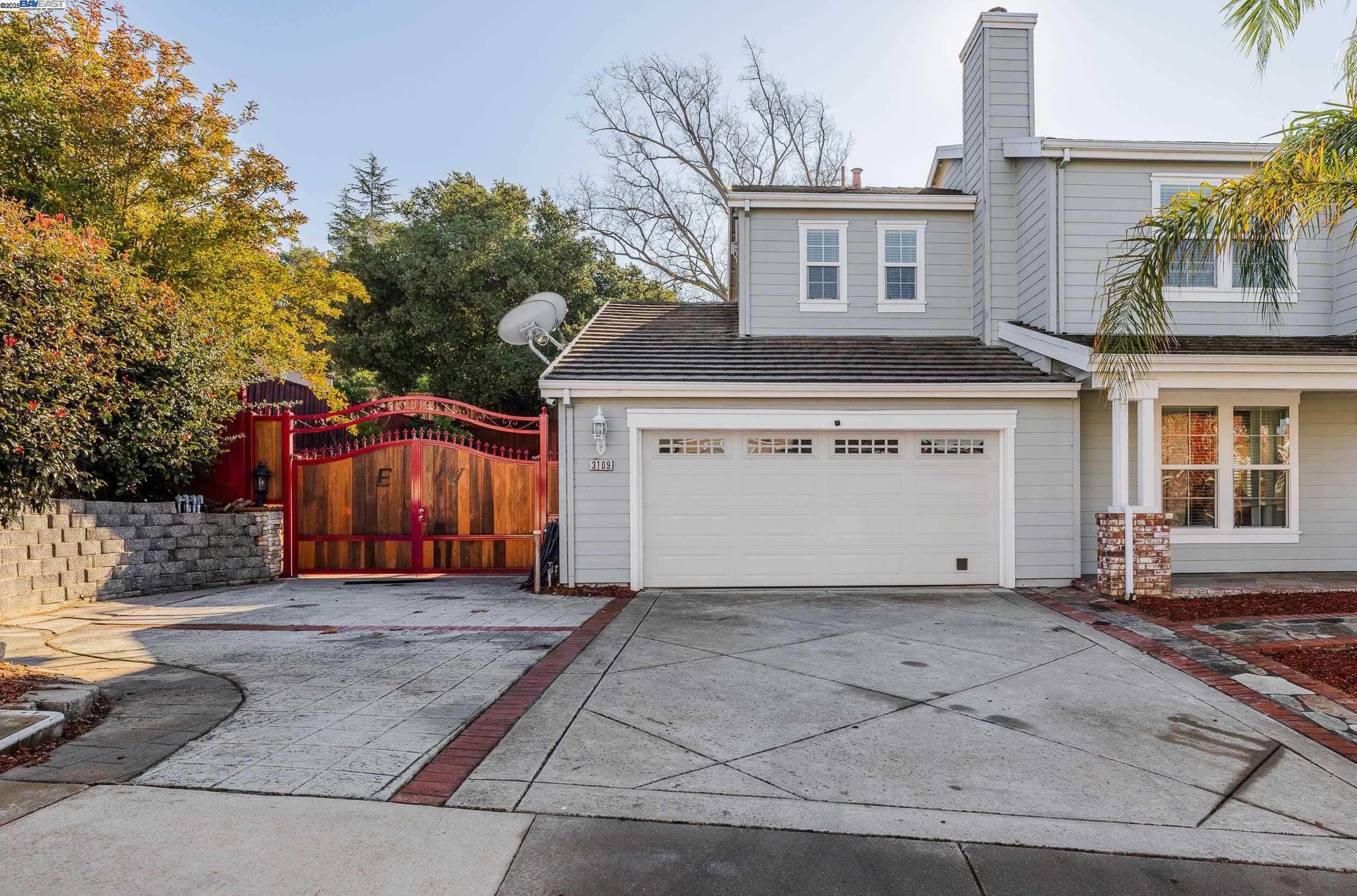 Detail Gallery Image 4 of 48 For 3109 Vista Ln, Hayward,  CA 94541 - 6 Beds | 3 Baths