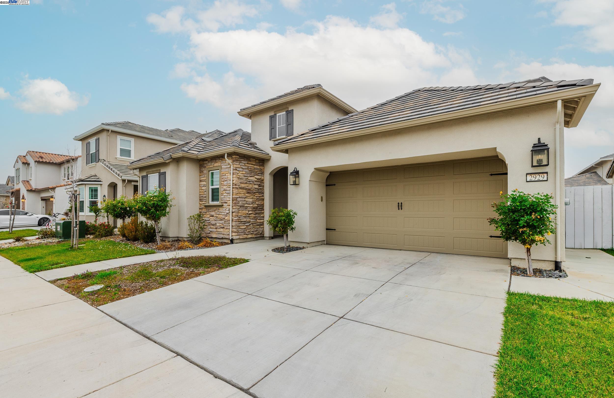 Detail Gallery Image 3 of 30 For 2929 Cammie Ln, Lodi,  CA 95242 - 3 Beds | 2/1 Baths