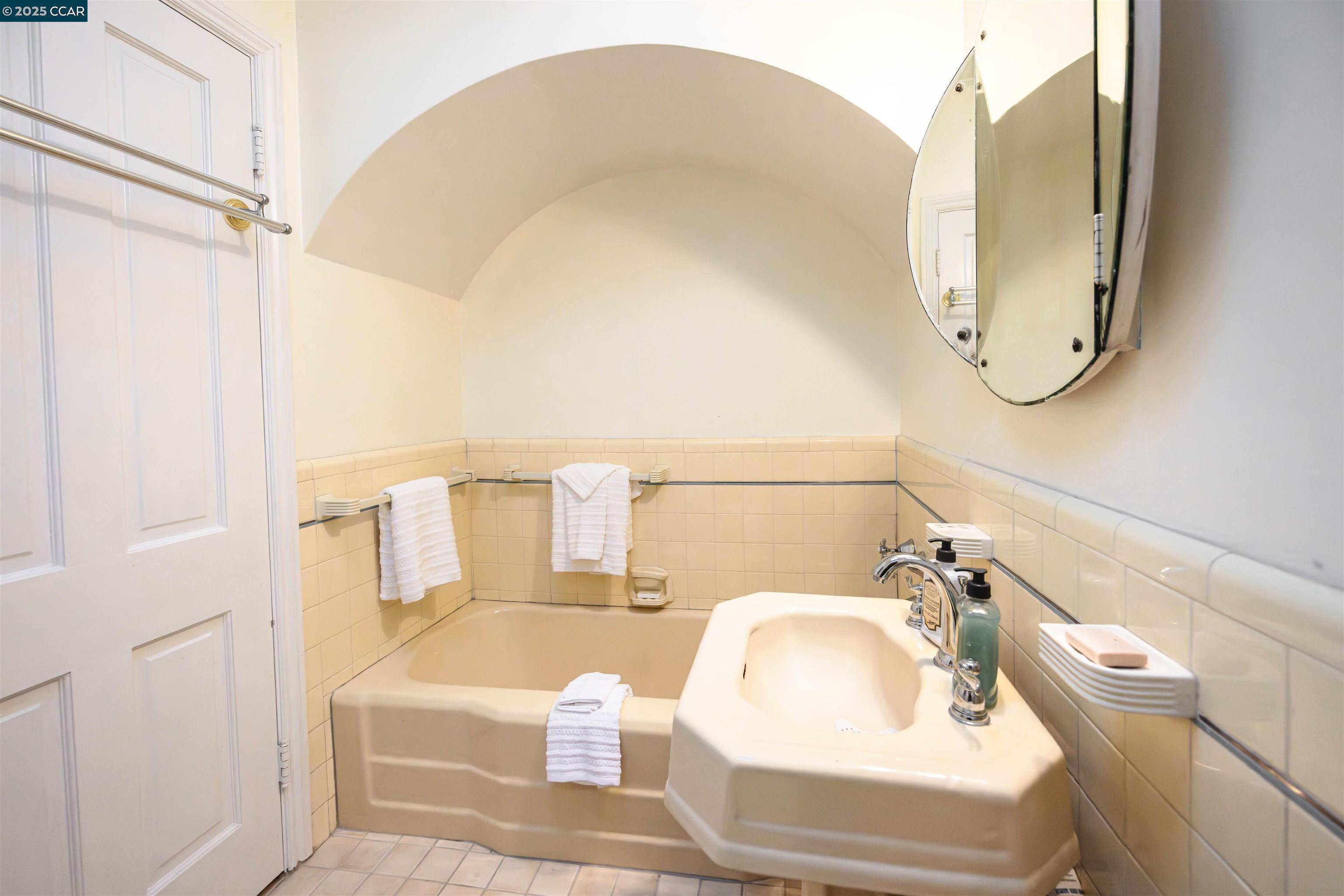 Detail Gallery Image 16 of 44 For 2624 Ortega Street, San Francisco,  CA 94122 - 2 Beds | 1 Baths