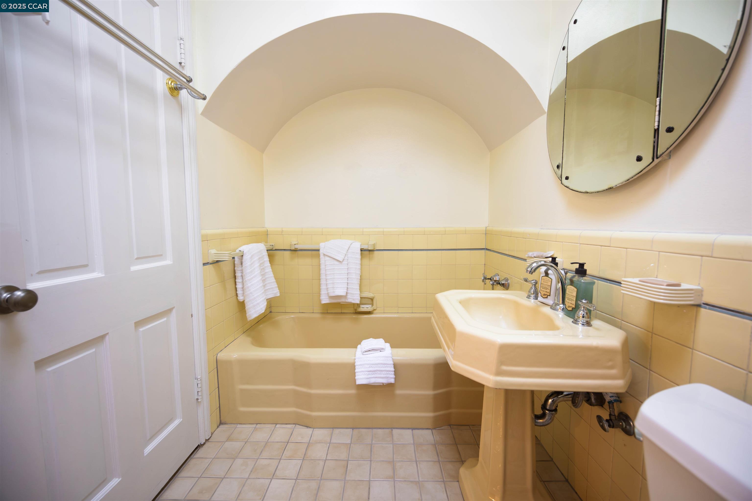 Detail Gallery Image 37 of 44 For 2624 Ortega Street, San Francisco,  CA 94122 - 2 Beds | 1 Baths