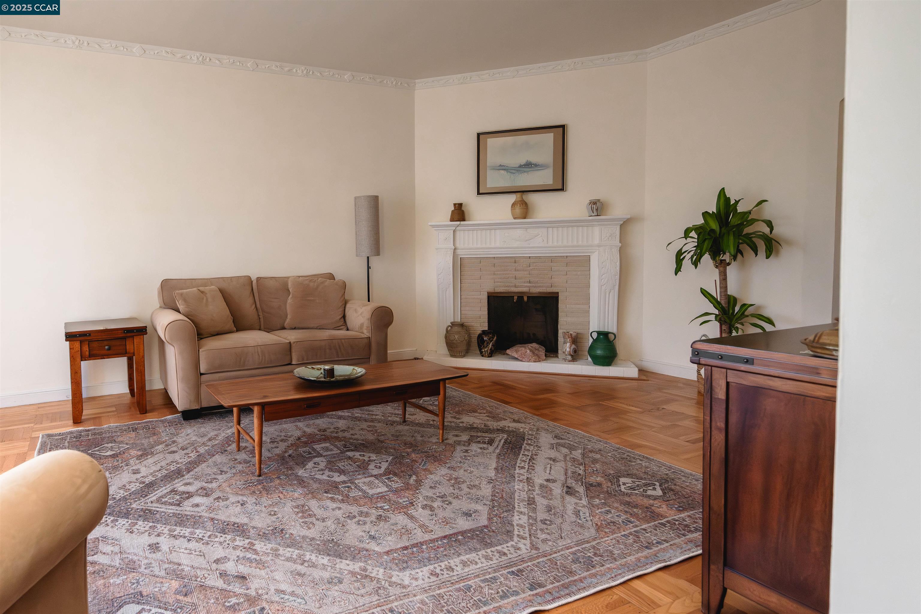 Detail Gallery Image 8 of 44 For 2624 Ortega Street, San Francisco,  CA 94122 - 2 Beds | 1 Baths