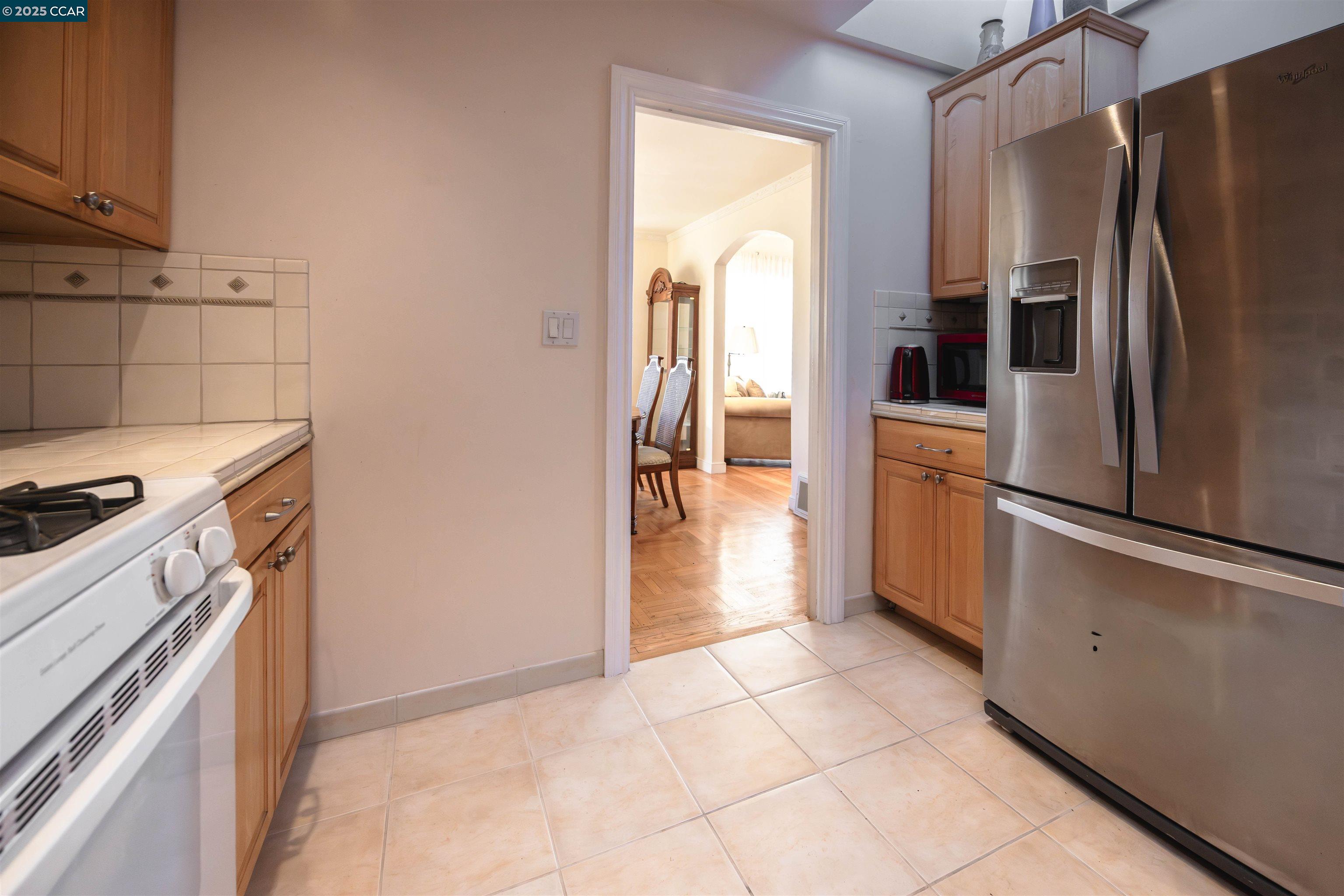 Detail Gallery Image 10 of 44 For 2624 Ortega Street, San Francisco,  CA 94122 - 2 Beds | 1 Baths