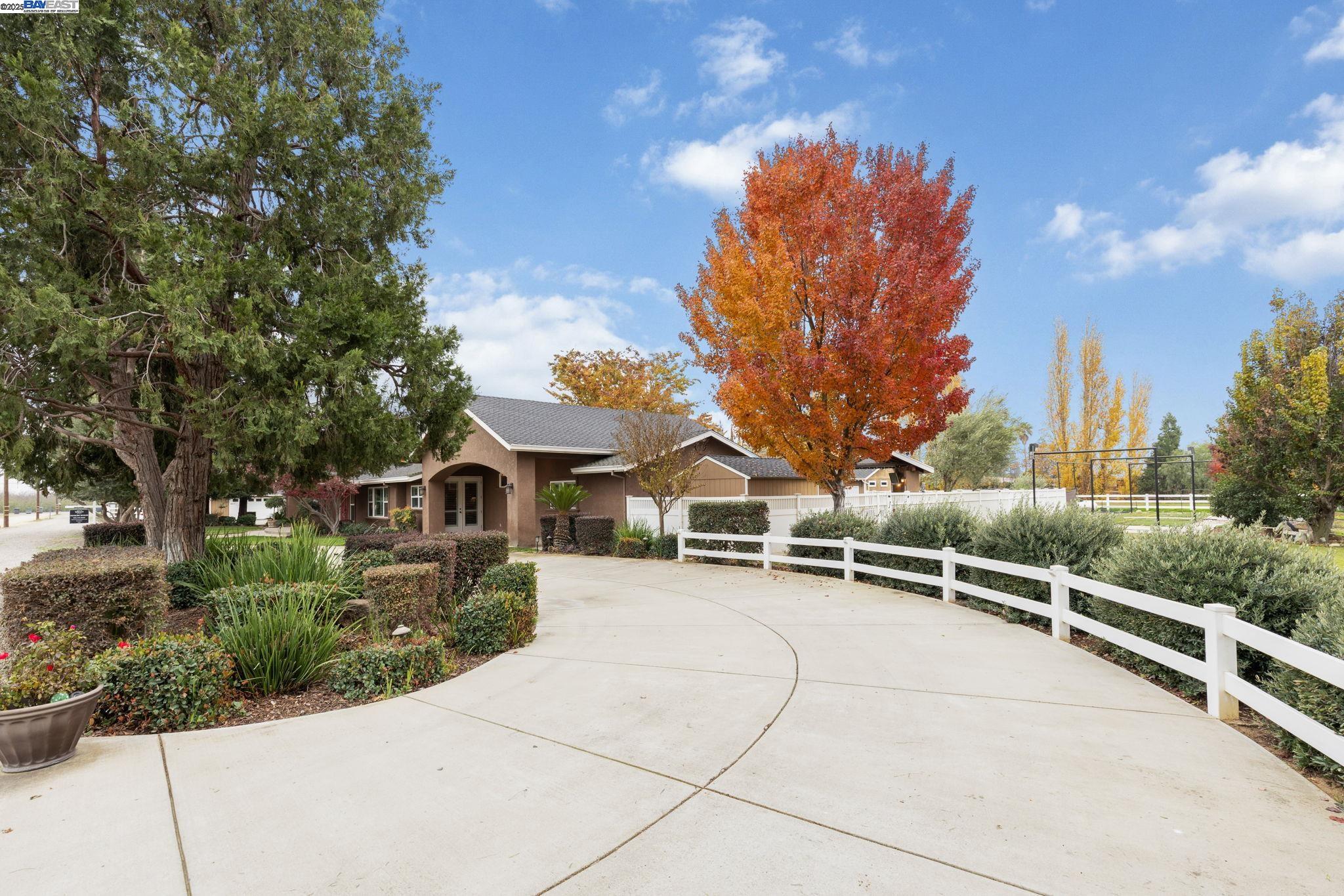 Detail Gallery Image 3 of 58 For 4719 Faith Home Rd, Ceres,  CA 95307 - 4 Beds | 3 Baths