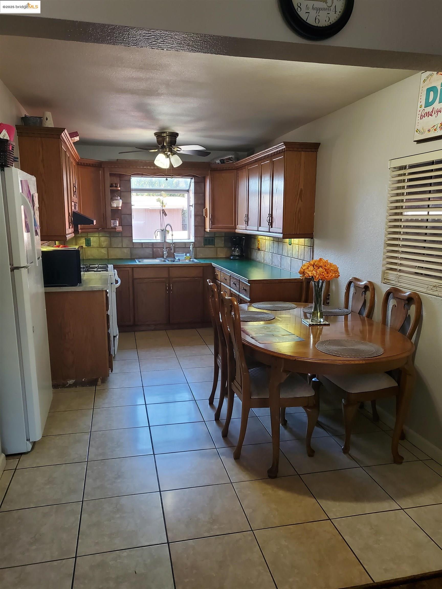 Detail Gallery Image 3 of 5 For 35 E 16th St, Antioch,  CA 94509 - 2 Beds | 1 Baths