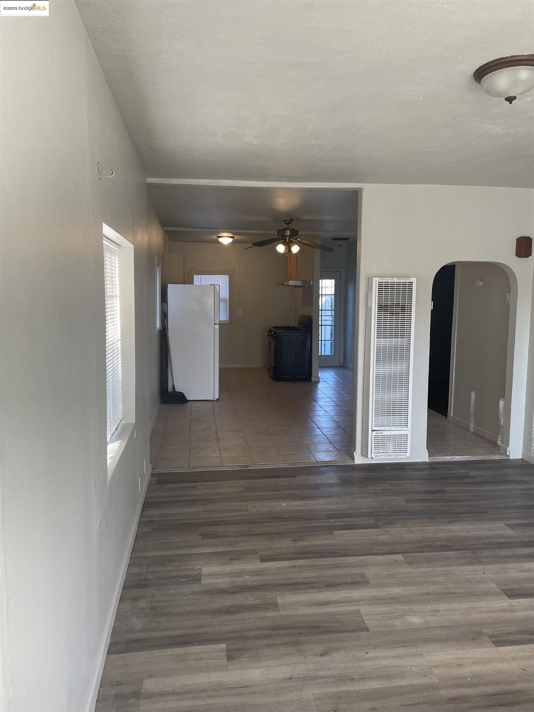 Detail Gallery Image 4 of 31 For 3525 Bissell Avenue, Richmond,  CA 94804 - 3 Beds | 1 Baths