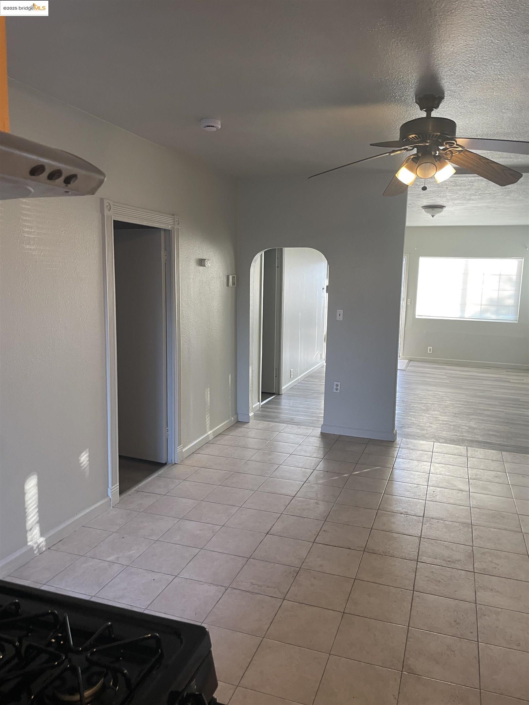 Detail Gallery Image 5 of 31 For 3525 Bissell Avenue, Richmond,  CA 94804 - 3 Beds | 1 Baths