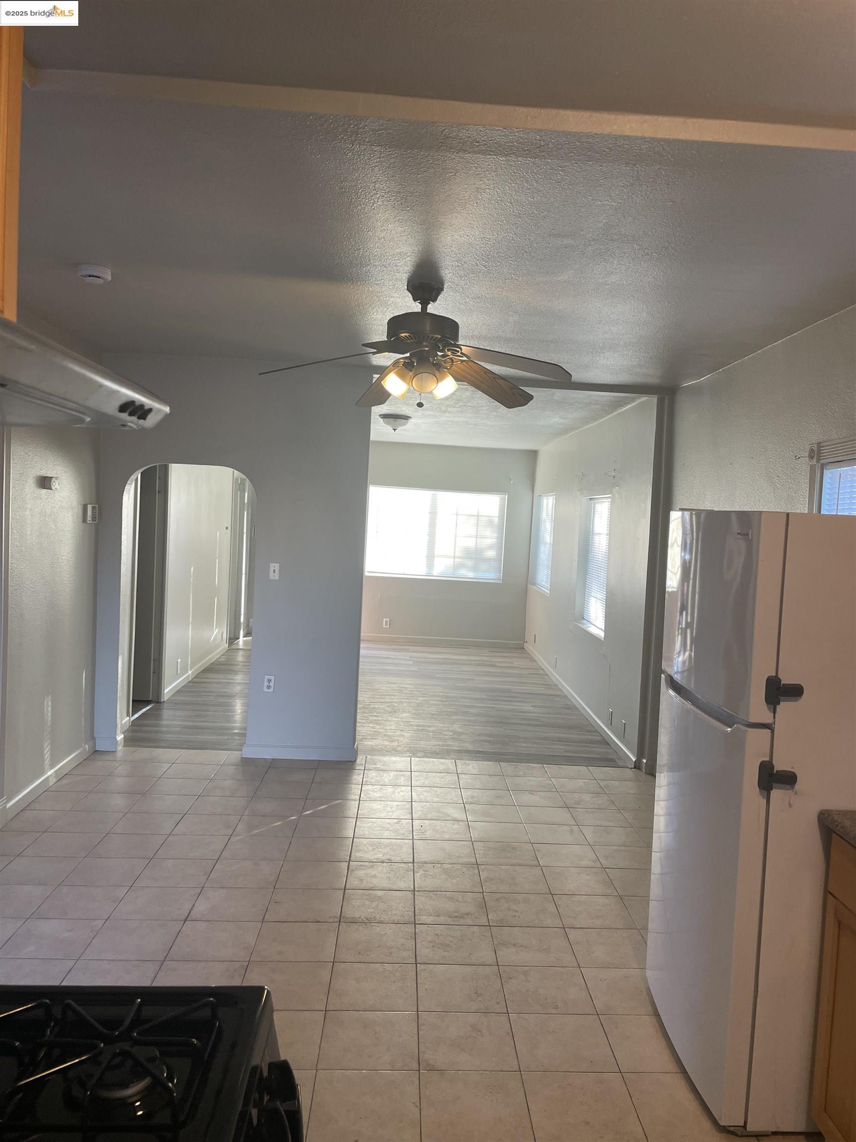 Detail Gallery Image 6 of 31 For 3525 Bissell Avenue, Richmond,  CA 94804 - 3 Beds | 1 Baths