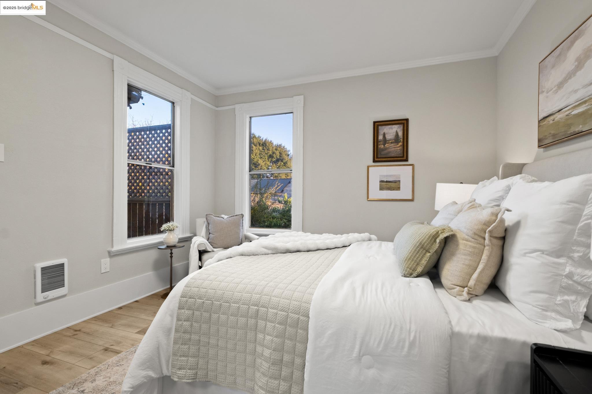 Detail Gallery Image 19 of 48 For 2050 E 30th St, Oakland,  CA 94606 - 7 Beds | 5 Baths