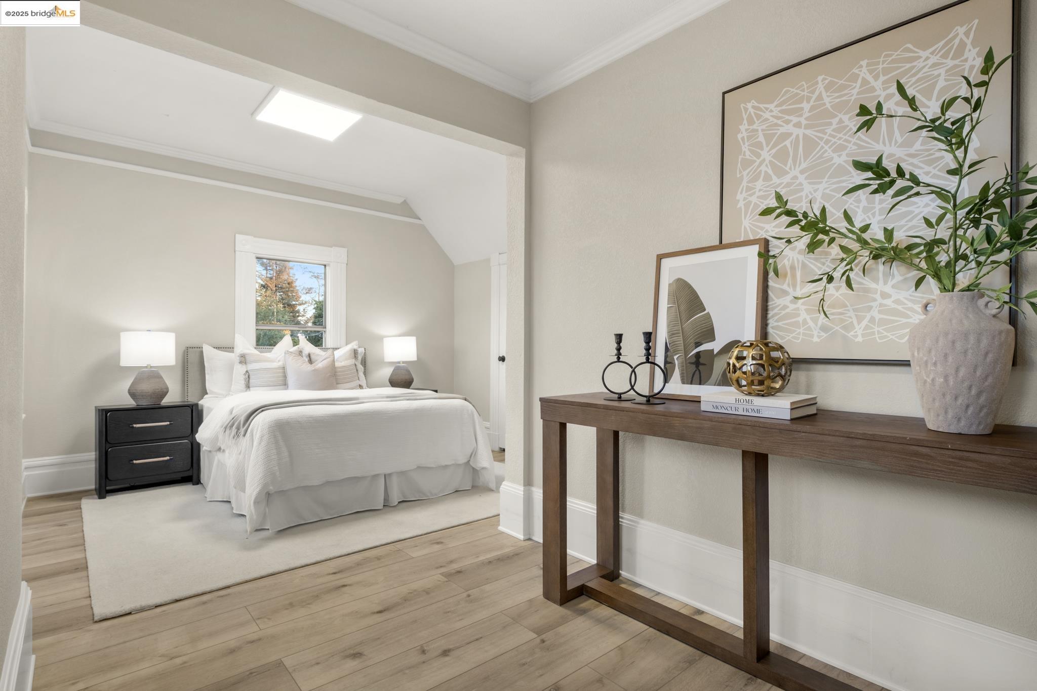 Detail Gallery Image 24 of 48 For 2050 E 30th St, Oakland,  CA 94606 - 7 Beds | 5 Baths