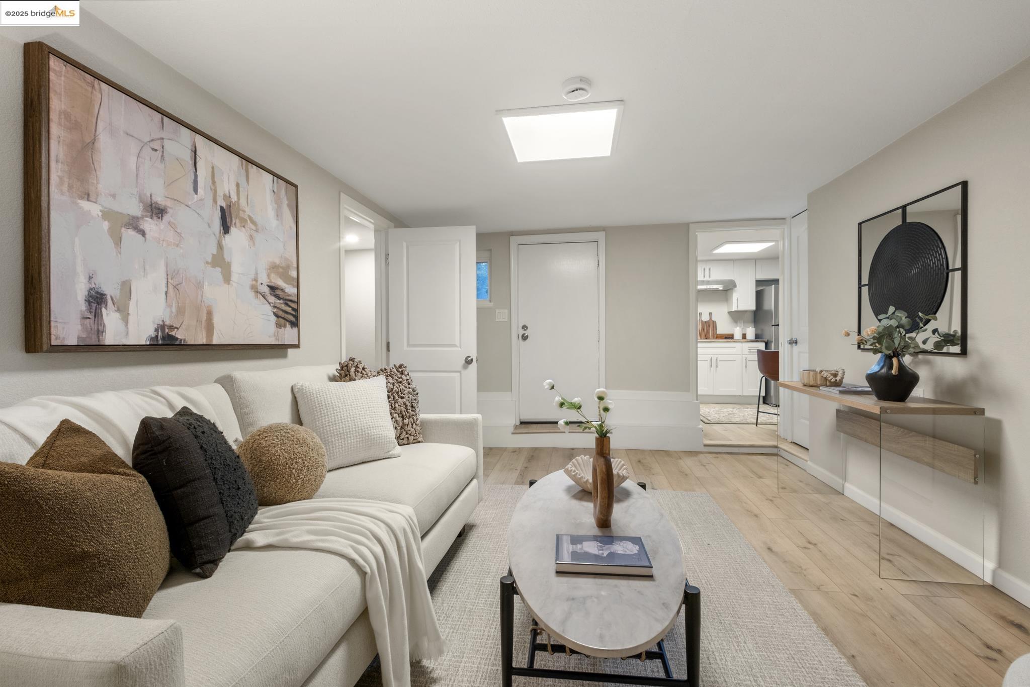 Detail Gallery Image 31 of 48 For 2050 E 30th St, Oakland,  CA 94606 - 7 Beds | 5 Baths