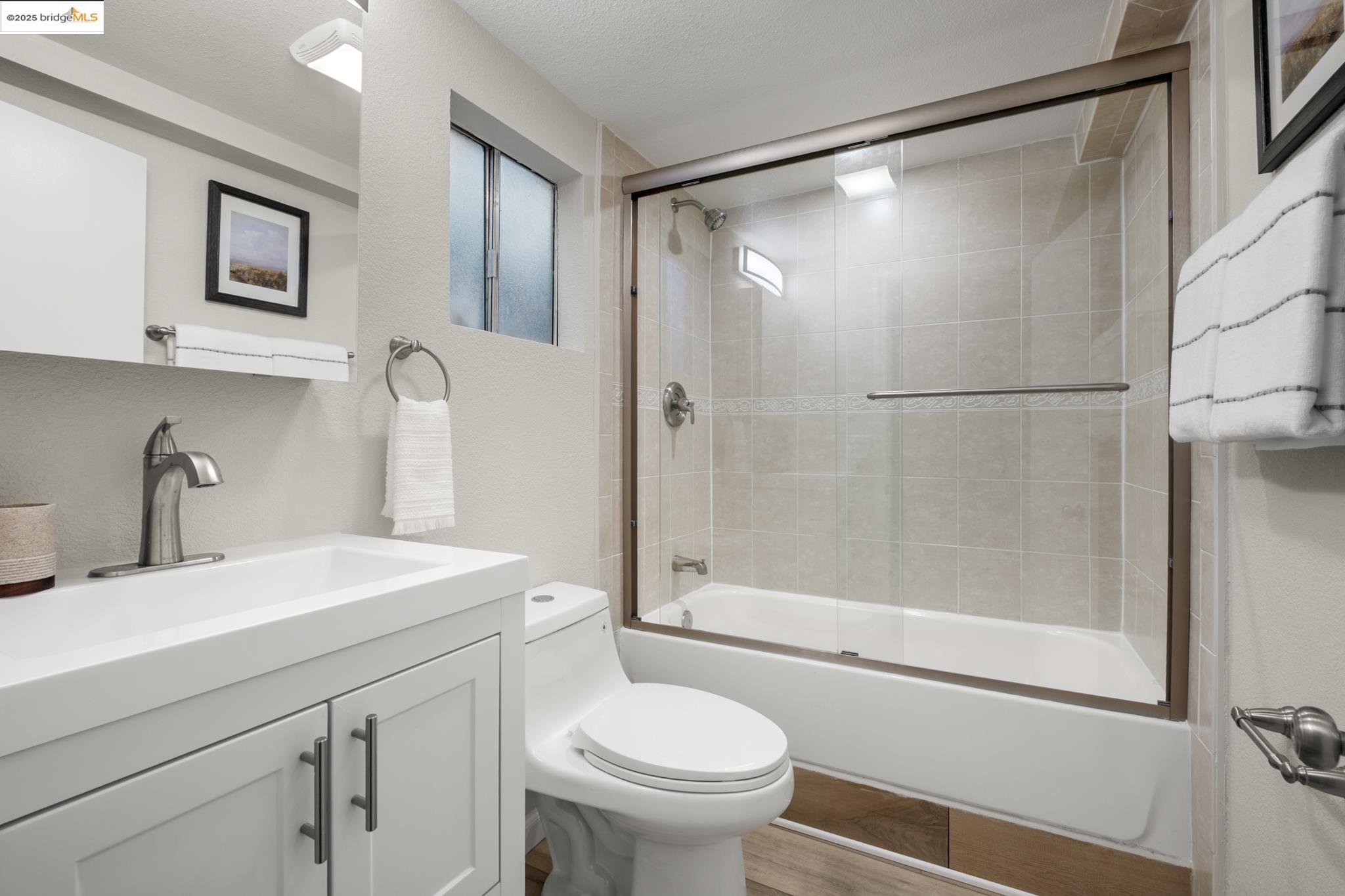 Detail Gallery Image 39 of 48 For 2050 E 30th St, Oakland,  CA 94606 - 7 Beds | 5 Baths