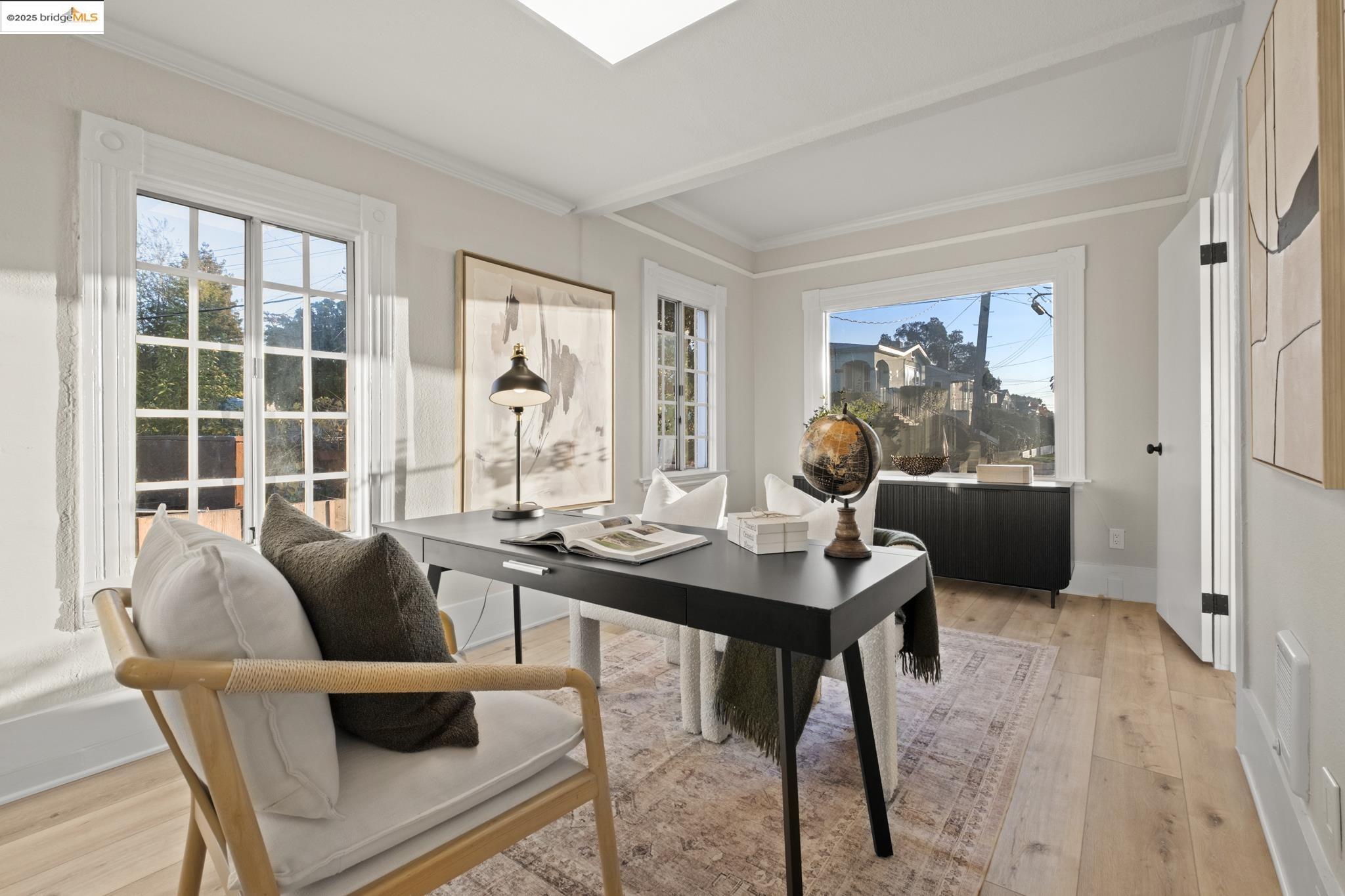 Detail Gallery Image 7 of 48 For 2050 E 30th St, Oakland,  CA 94606 - 7 Beds | 5 Baths