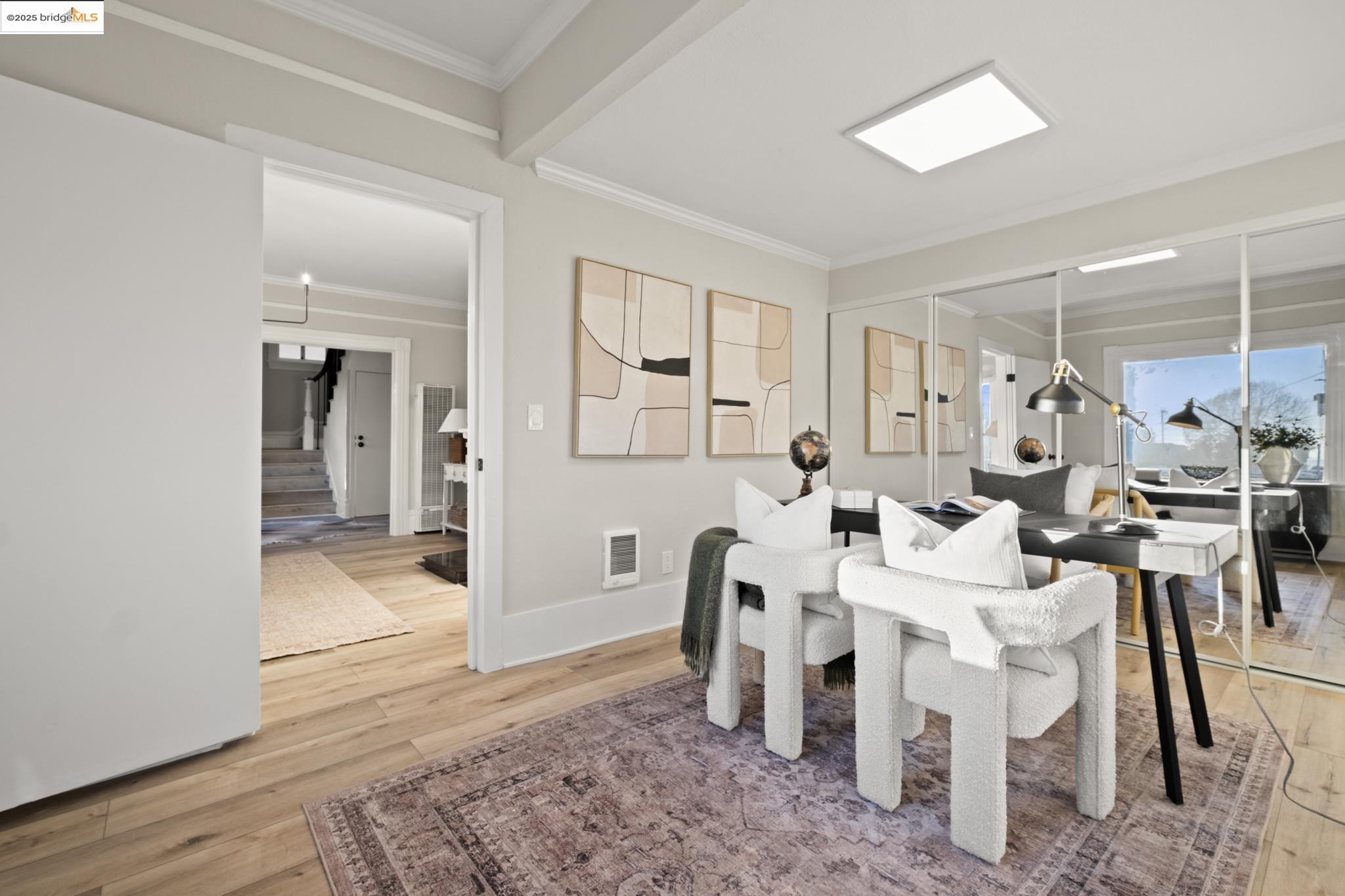 Detail Gallery Image 8 of 48 For 2050 E 30th St, Oakland,  CA 94606 - 7 Beds | 5 Baths