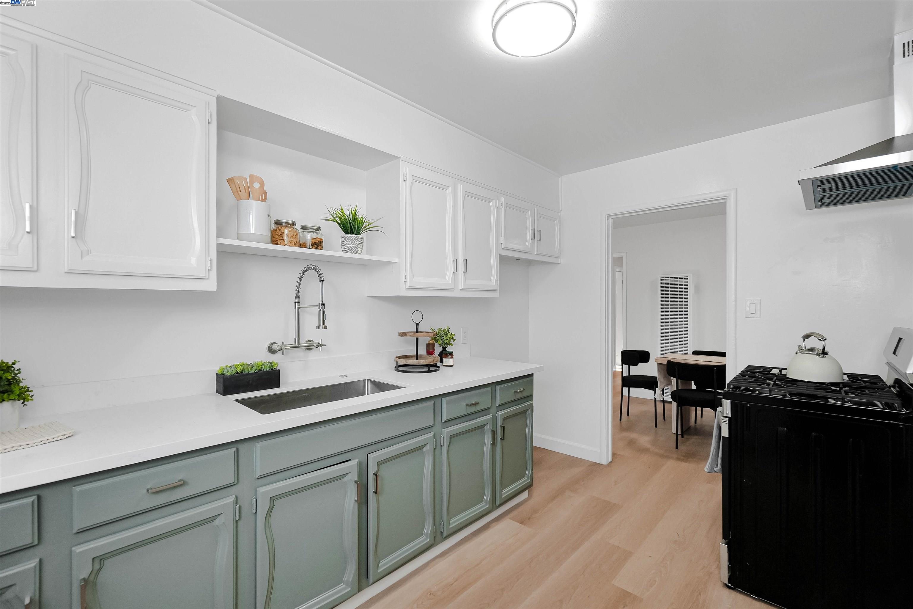 Detail Gallery Image 18 of 58 For 26555 Underwood Ave, Hayward,  CA 94544 - 5 Beds | 3 Baths