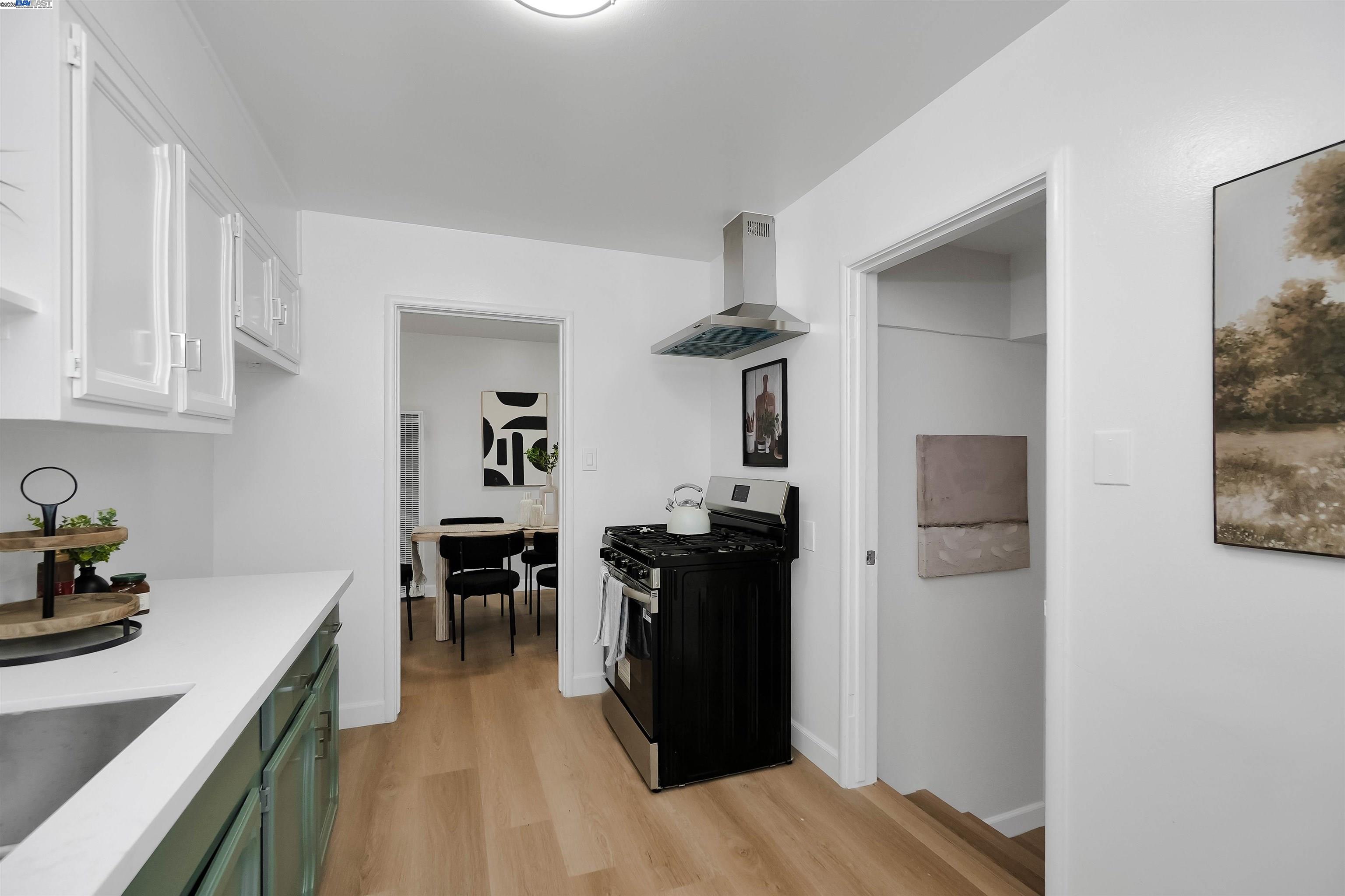 Detail Gallery Image 19 of 58 For 26555 Underwood Ave, Hayward,  CA 94544 - 5 Beds | 3 Baths