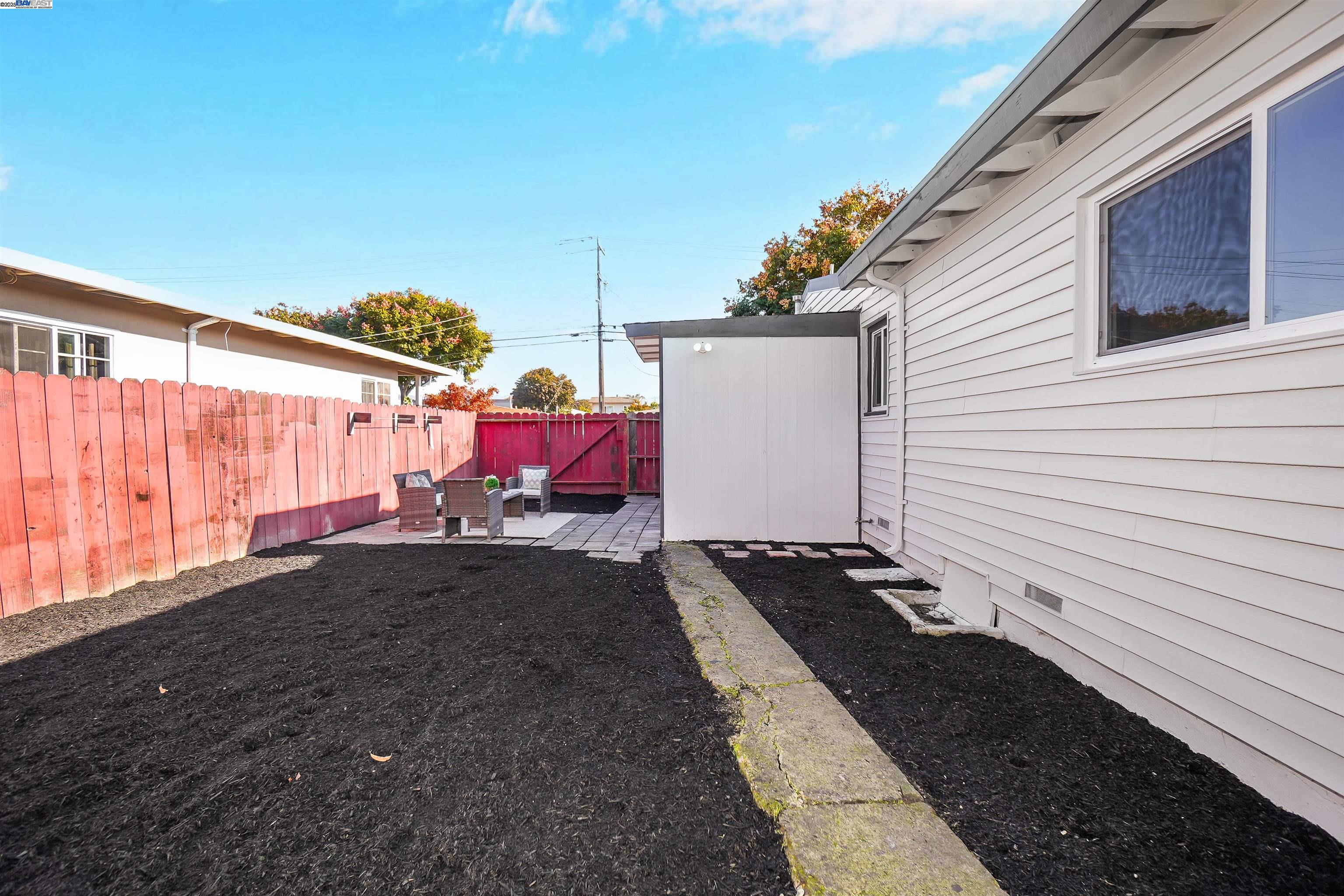 Detail Gallery Image 40 of 58 For 26555 Underwood Ave, Hayward,  CA 94544 - 5 Beds | 3 Baths