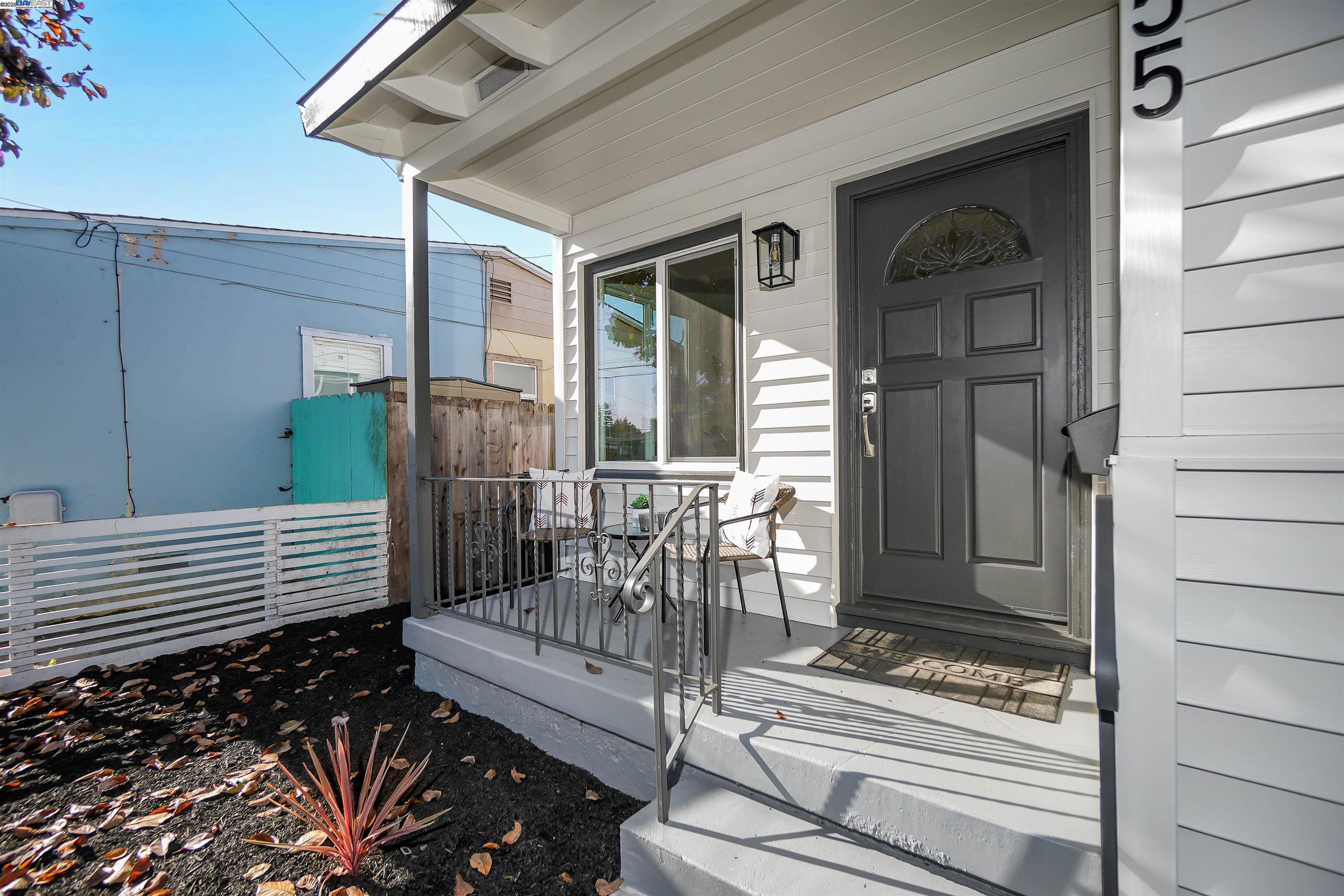 Detail Gallery Image 7 of 58 For 26555 Underwood Ave, Hayward,  CA 94544 - 5 Beds | 3 Baths