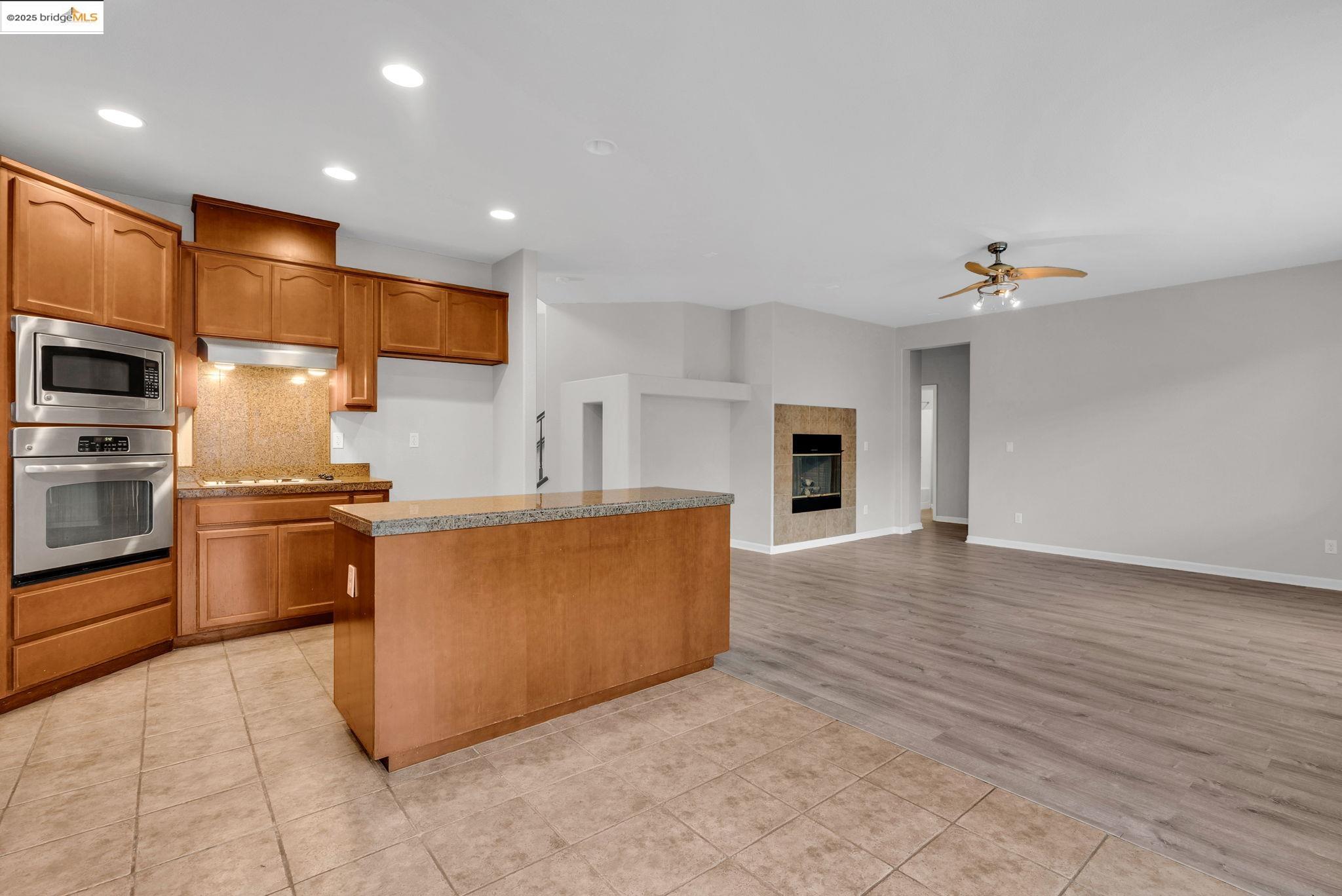 Detail Gallery Image 8 of 52 For 3546 Mallard Way, Antioch,  CA 94509 - 5 Beds | 4 Baths