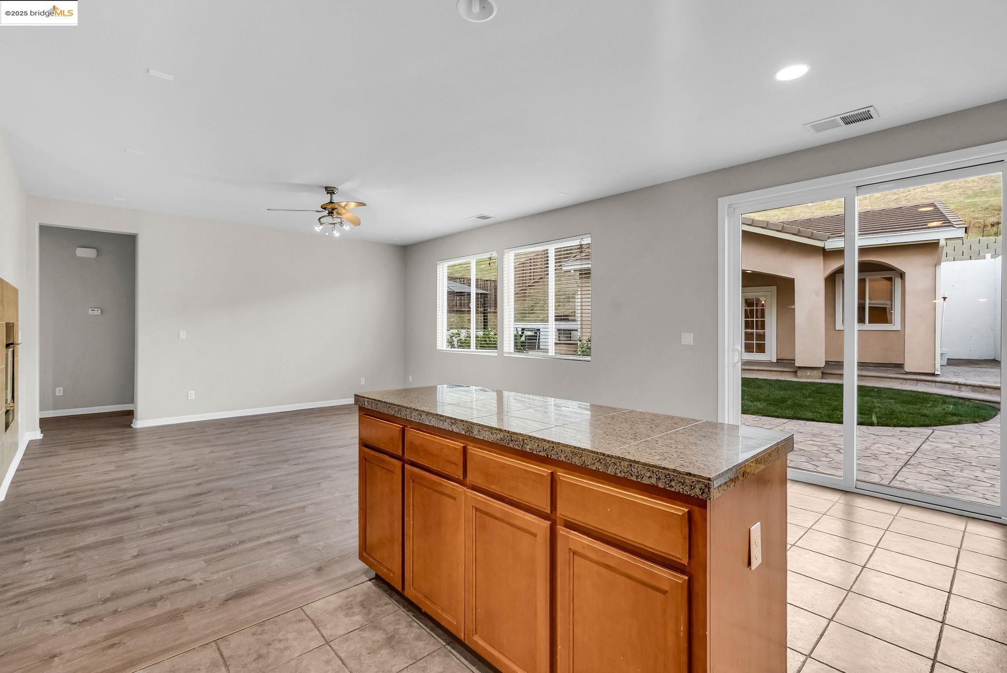 Detail Gallery Image 9 of 52 For 3546 Mallard Way, Antioch,  CA 94509 - 5 Beds | 4 Baths