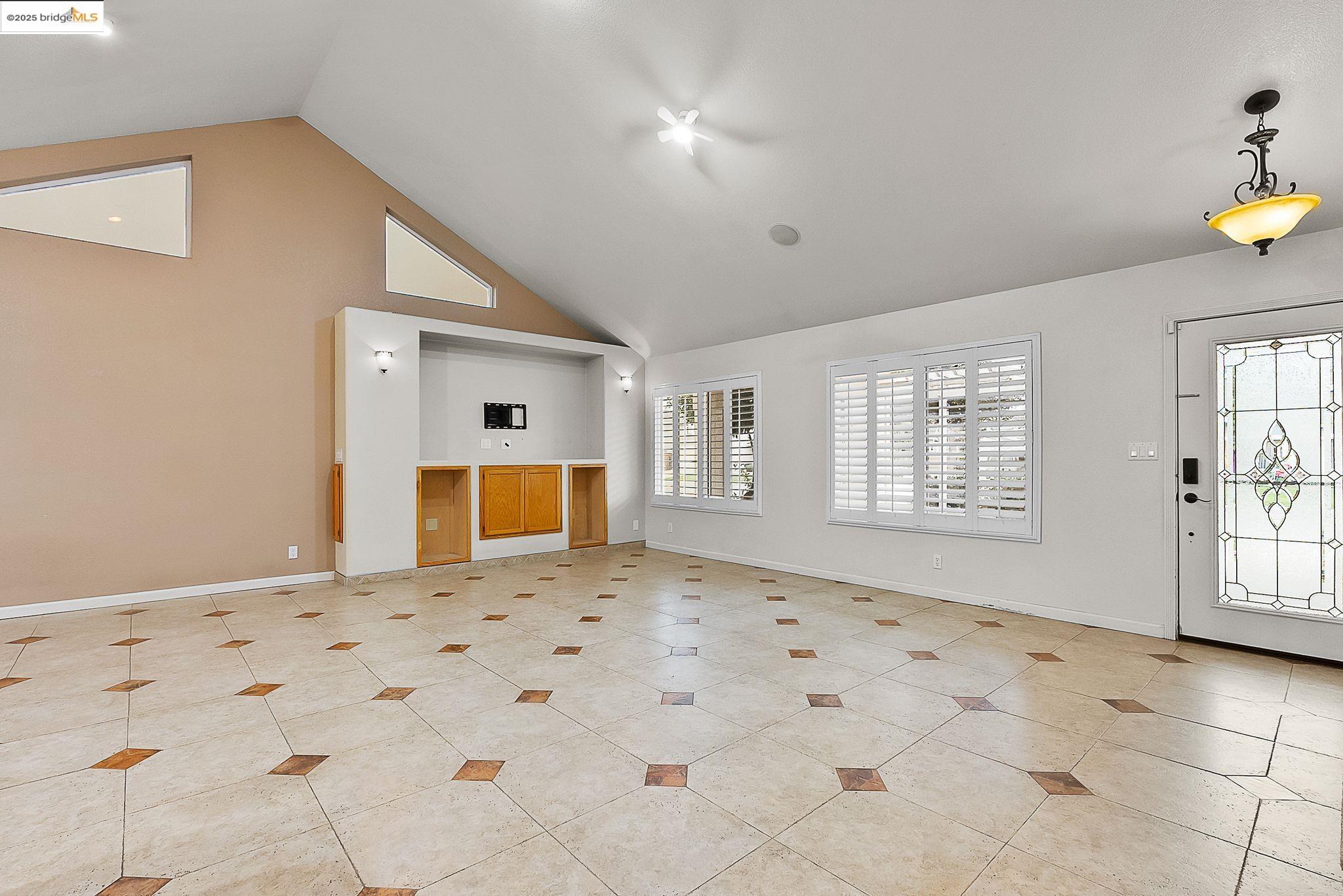 Detail Gallery Image 5 of 40 For 5130 Kegan Ln, Oakley,  CA 94561 - 3 Beds | 2/1 Baths