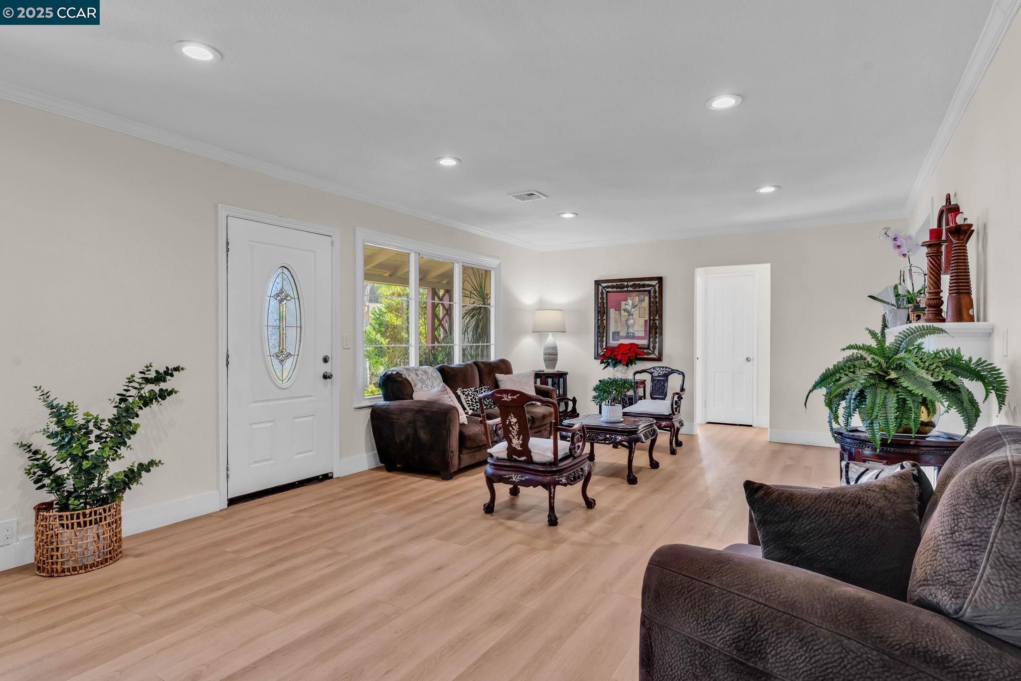 Detail Gallery Image 14 of 56 For 1455 Grove Way, Concord,  CA 94518 - 4 Beds | 3 Baths