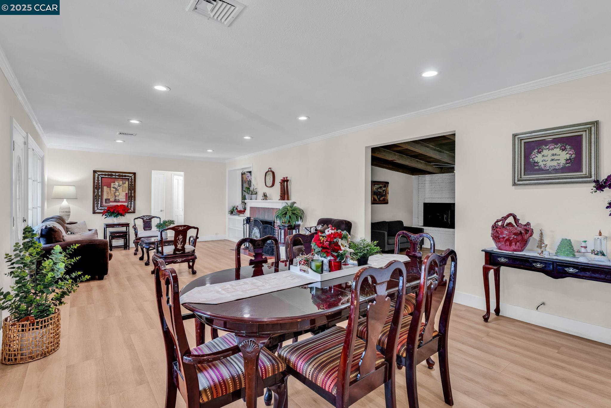 Detail Gallery Image 15 of 56 For 1455 Grove Way, Concord,  CA 94518 - 4 Beds | 3 Baths