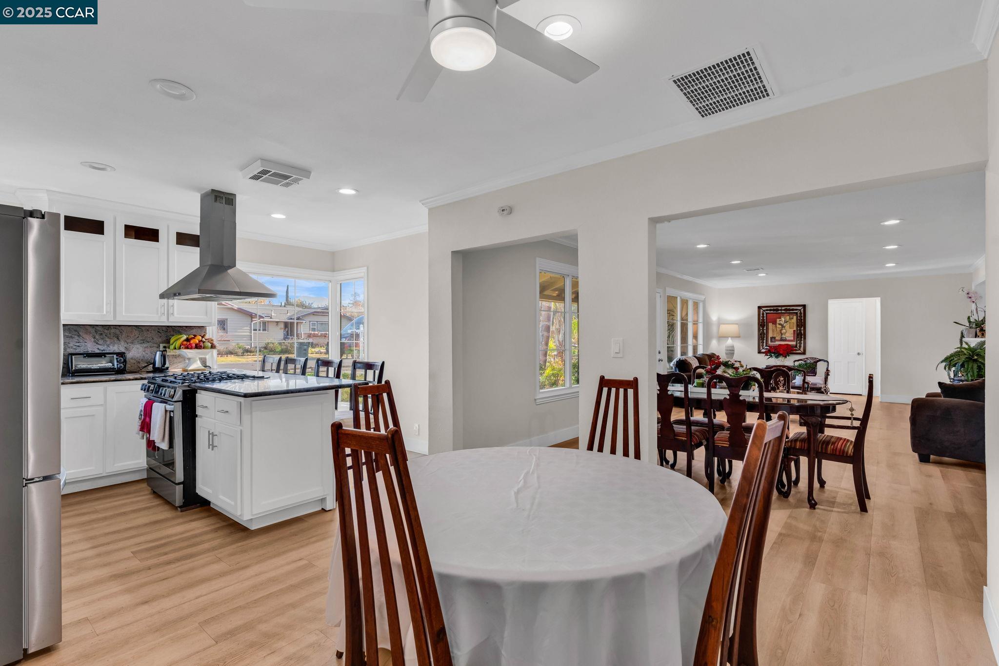 Detail Gallery Image 17 of 56 For 1455 Grove Way, Concord,  CA 94518 - 4 Beds | 3 Baths