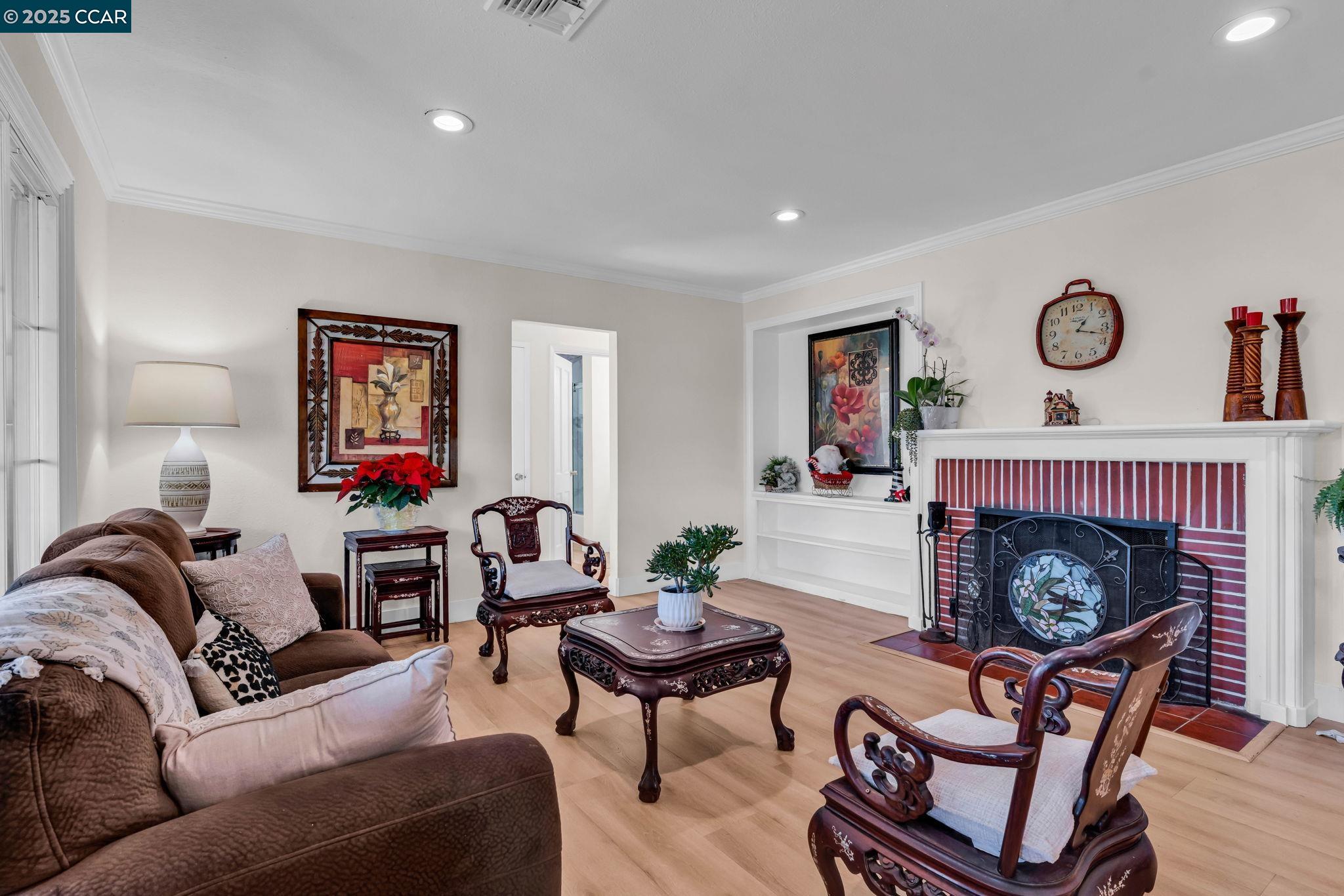 Detail Gallery Image 6 of 55 For 1455 Grove Way, Concord,  CA 94518 - 4 Beds | 3 Baths