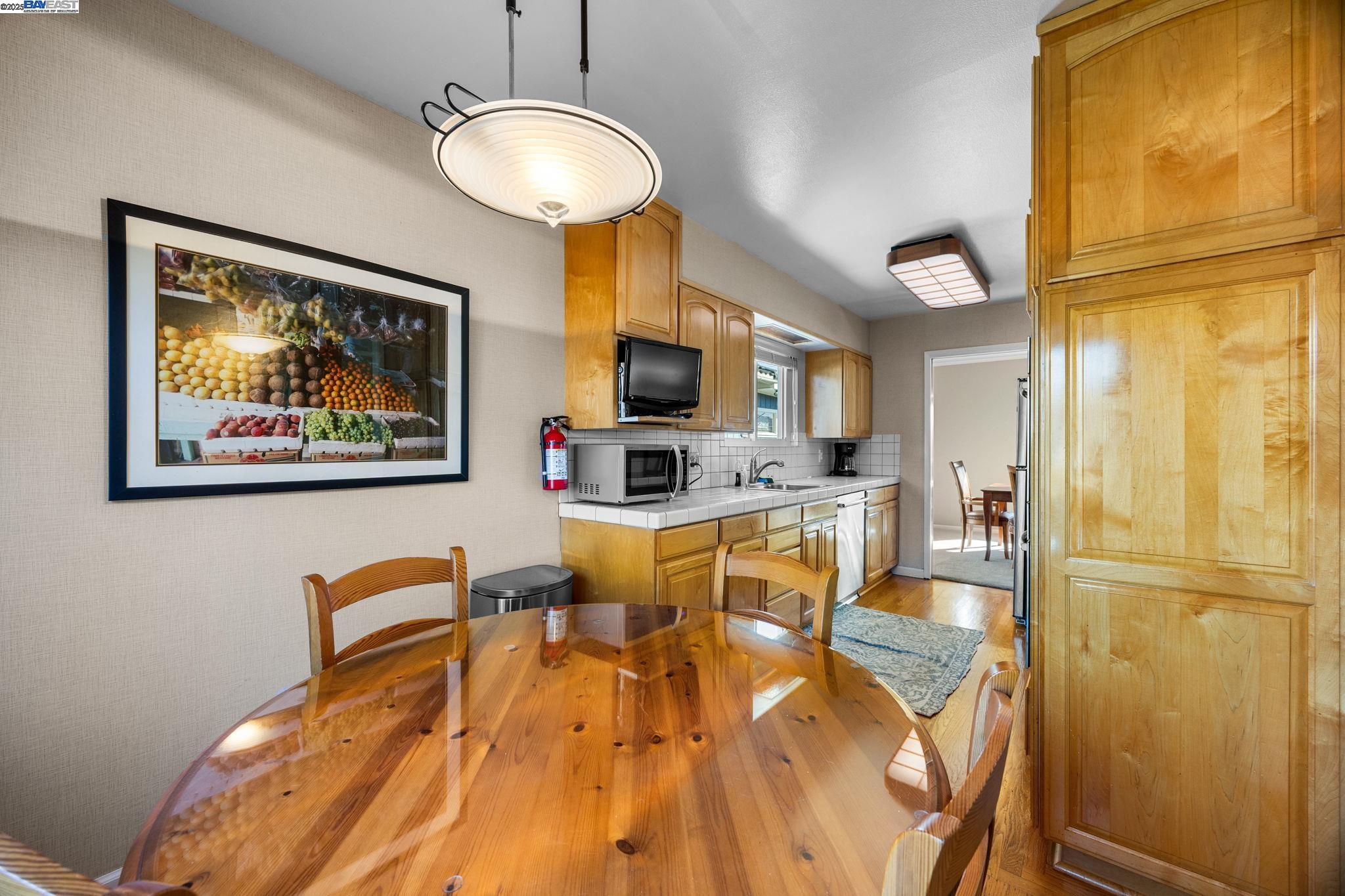 Detail Gallery Image 14 of 55 For 2461 Trenton Dr, San Bruno,  CA 94066 - 3 Beds | 2 Baths