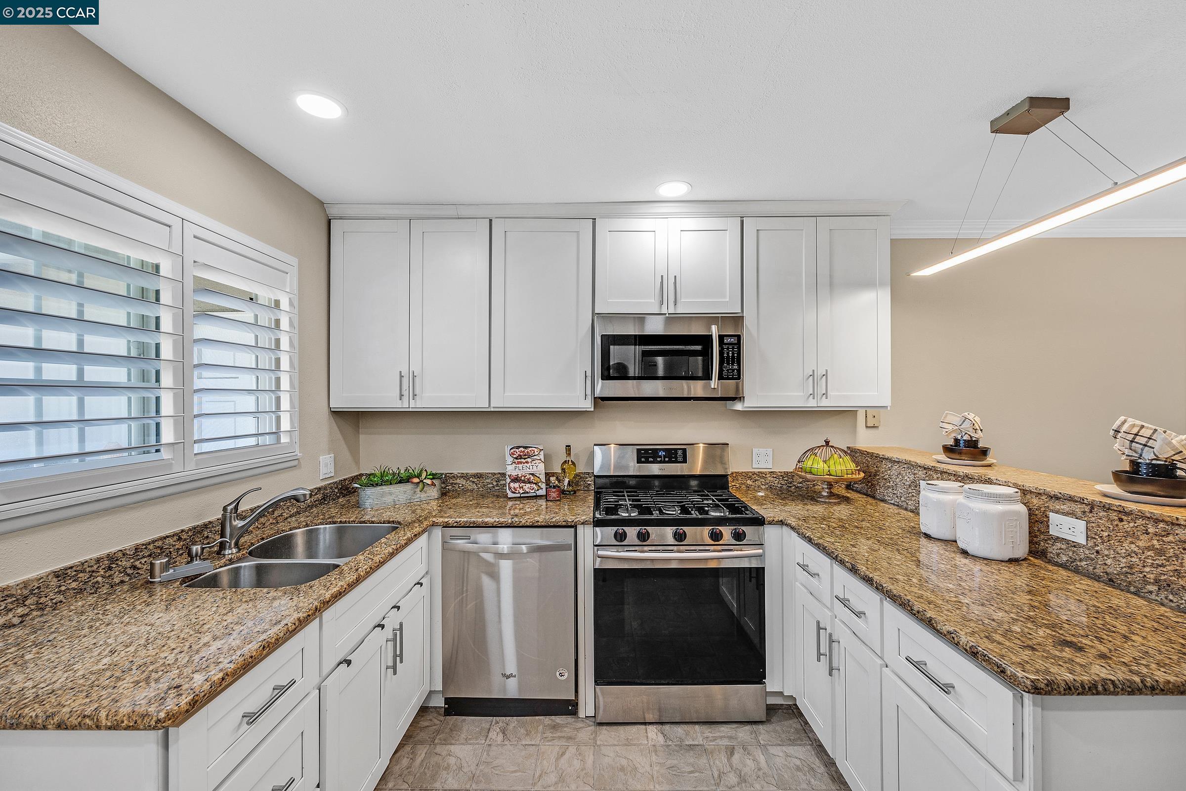 Detail Gallery Image 7 of 20 For 1173 Marigold Rd, Livermore,  CA 94551 - 2 Beds | 2 Baths