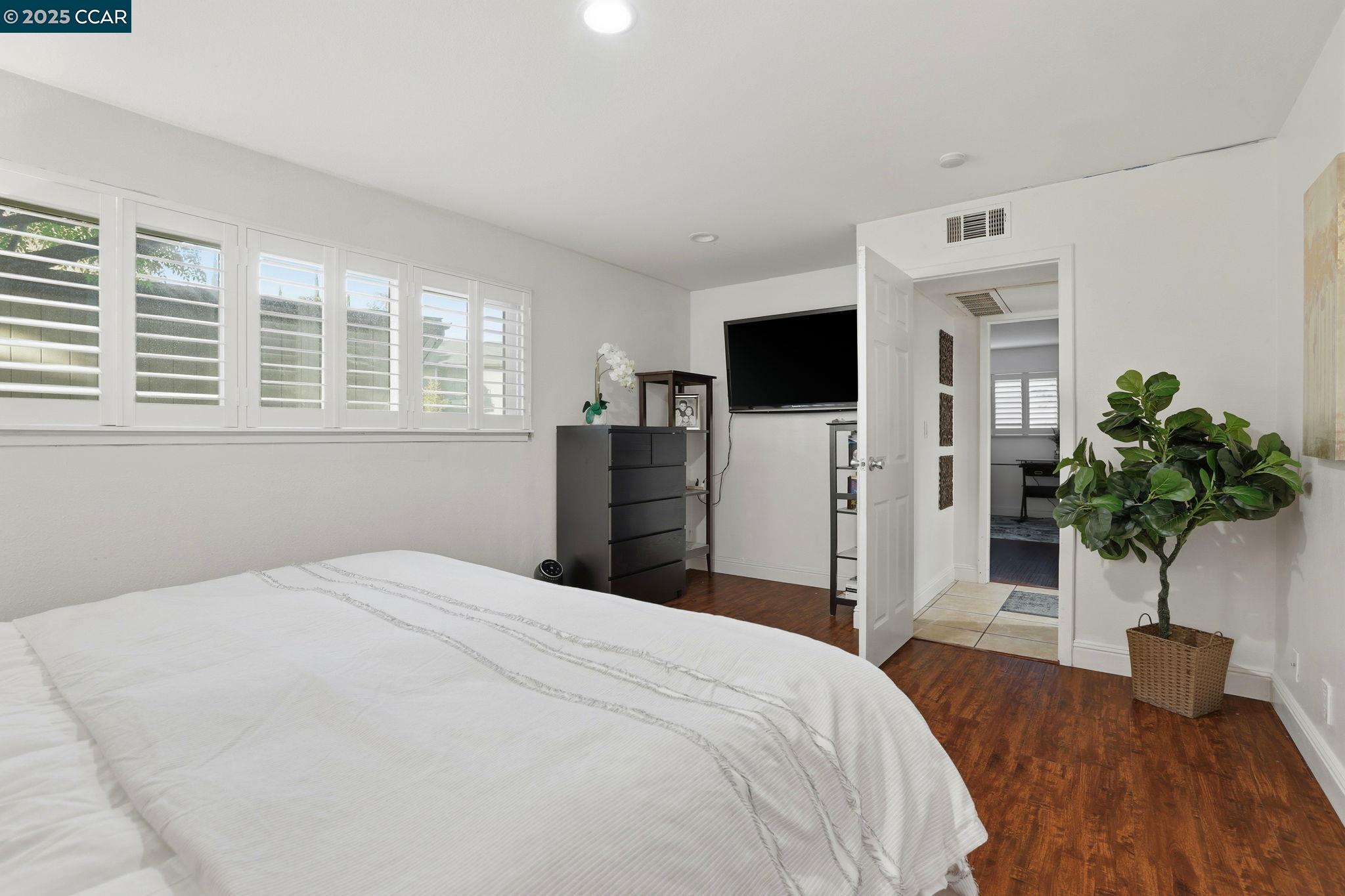 Photo #17: 41119098 Listing: Photo #17