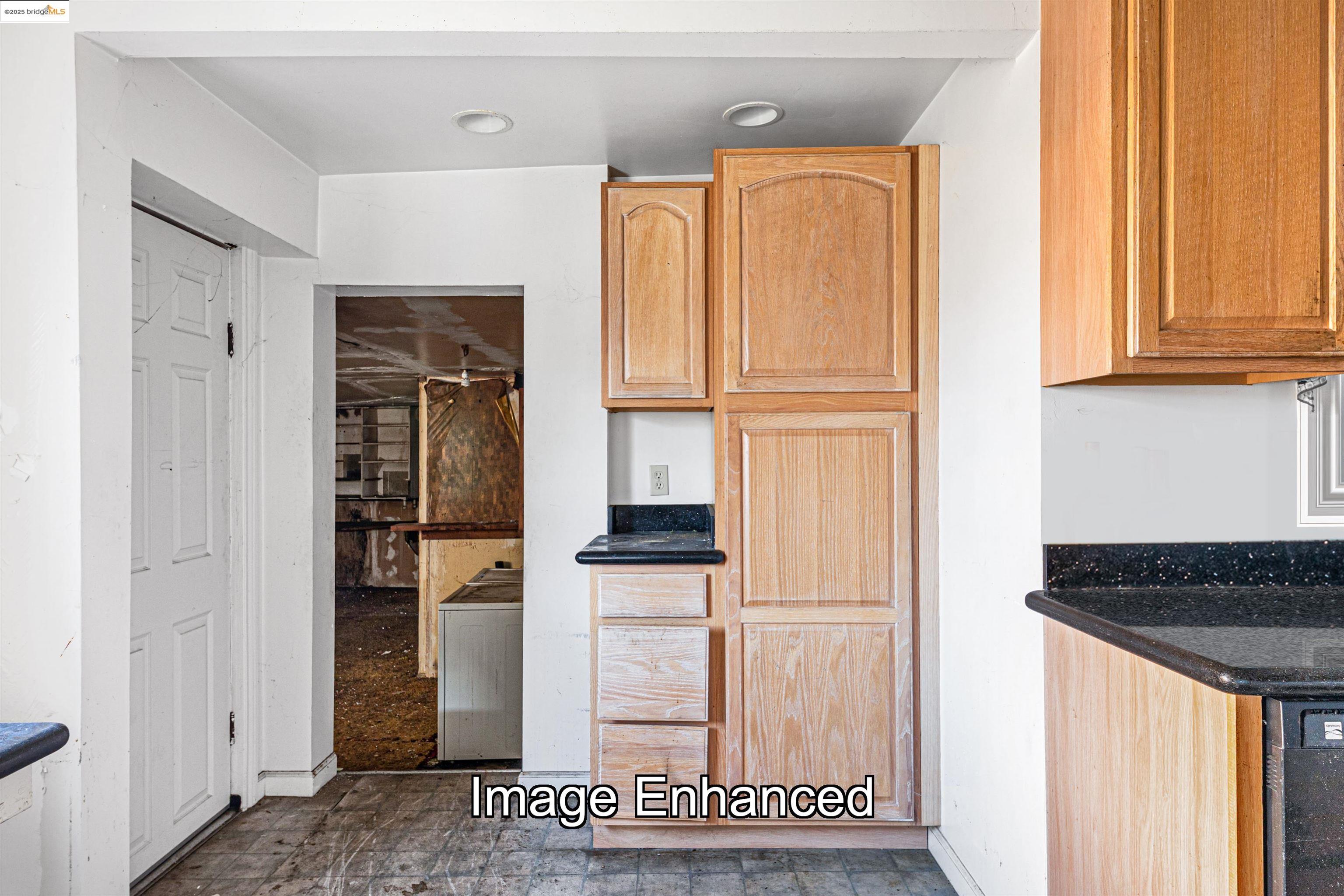 Detail Gallery Image 7 of 7 For 10314 Sunnyside St, Oakland,  CA 94603 - 2 Beds | 1 Baths