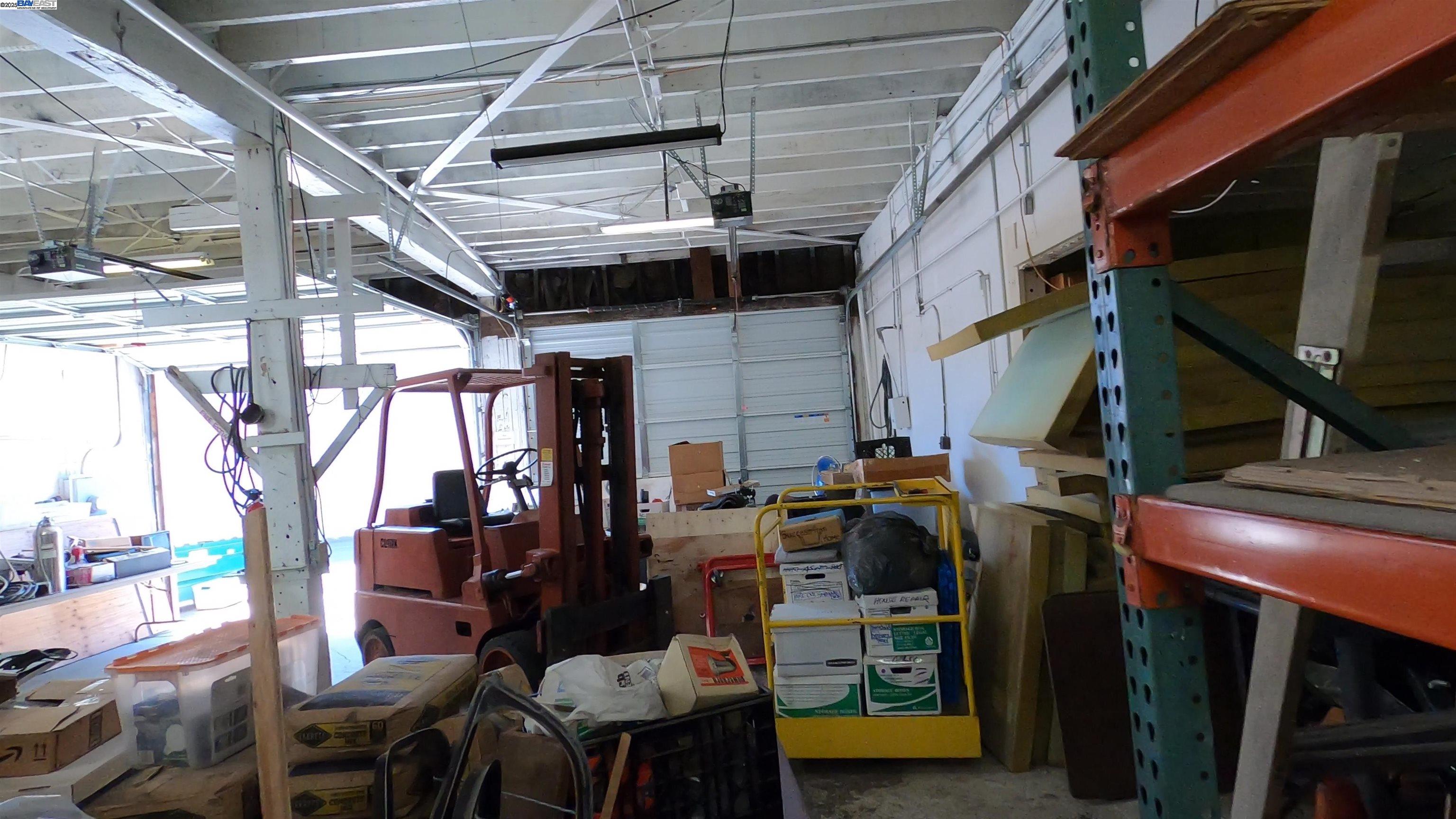 Detail Gallery Image 4 of 20 For 812 Lisbon Ave, Oakland,  CA 94601 - – Beds | – Baths