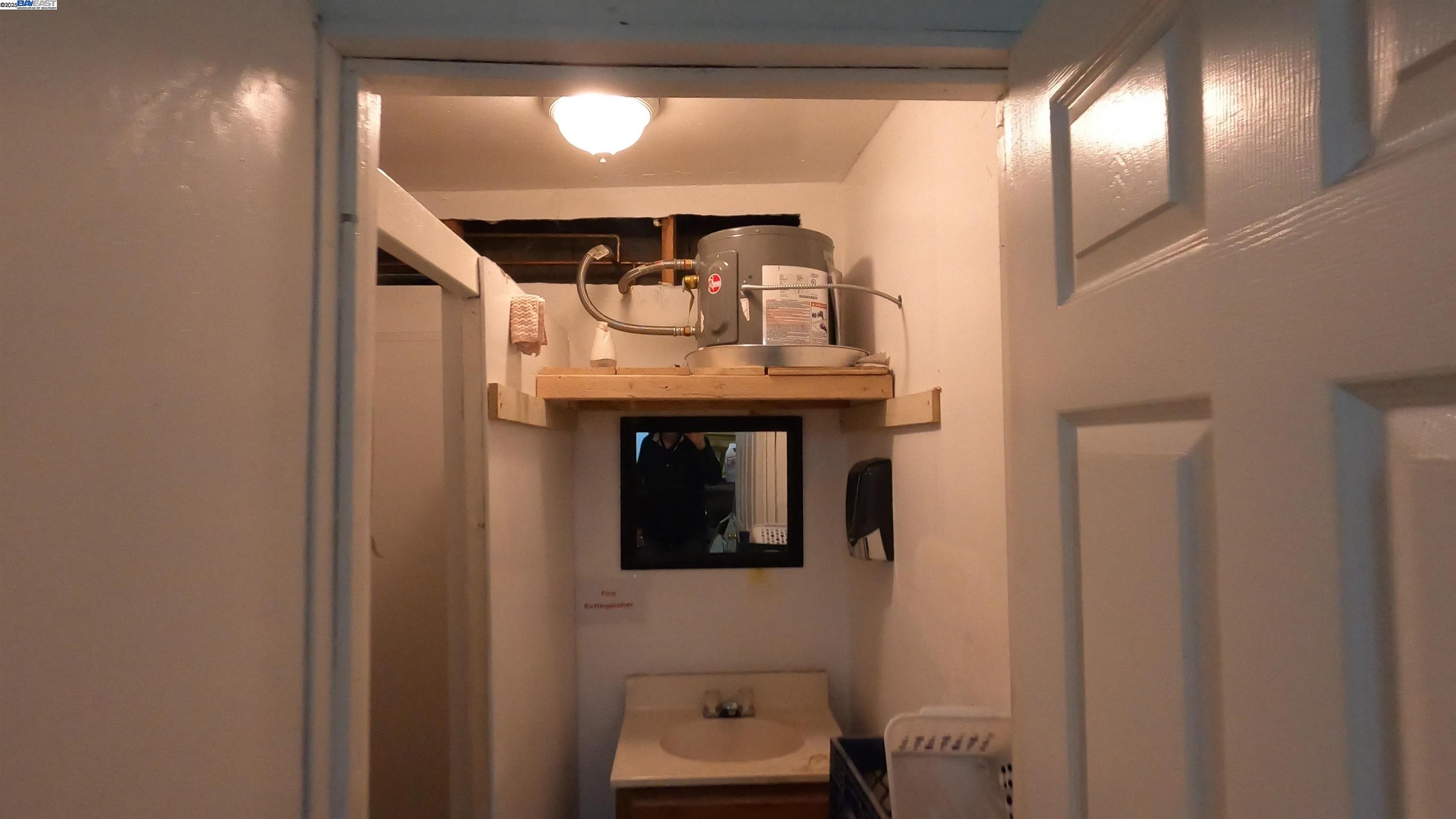 Detail Gallery Image 18 of 20 For 812 Lisbon Ave, Oakland,  CA 94601 - – Beds | – Baths