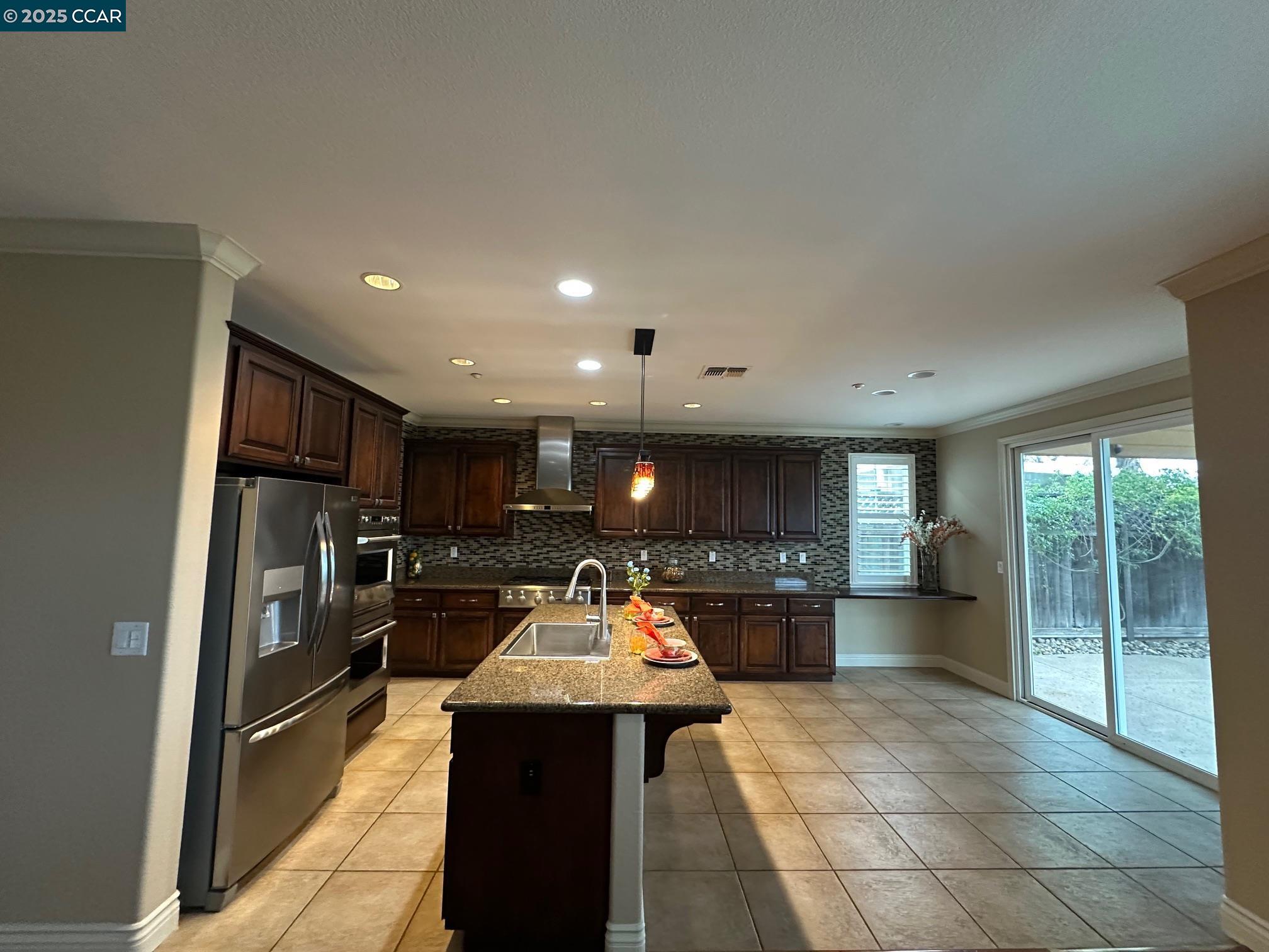 Detail Gallery Image 5 of 34 For 228 Mountain View Dr, Brentwood,  CA 94513 - 5 Beds | 3 Baths