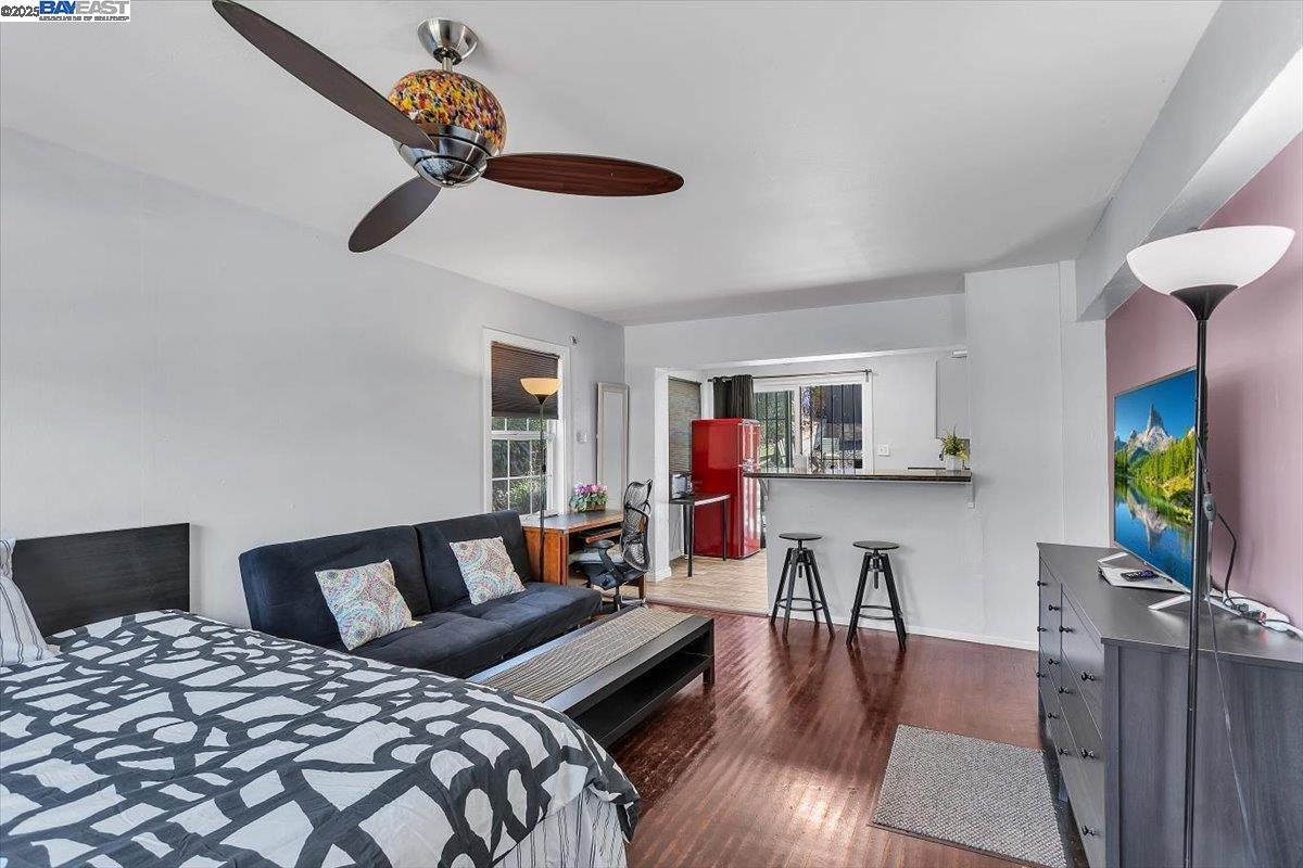 Detail Gallery Image 9 of 37 For 3300 Harrison St, Oakland,  CA 94611 - – Beds | – Baths