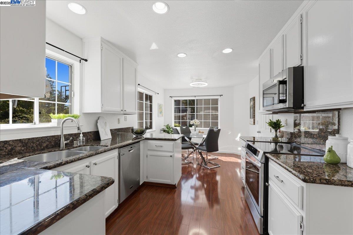 Detail Gallery Image 9 of 30 For 313 Camino Arroyo E, Danville,  CA 94506 - 3 Beds | 2/1 Baths