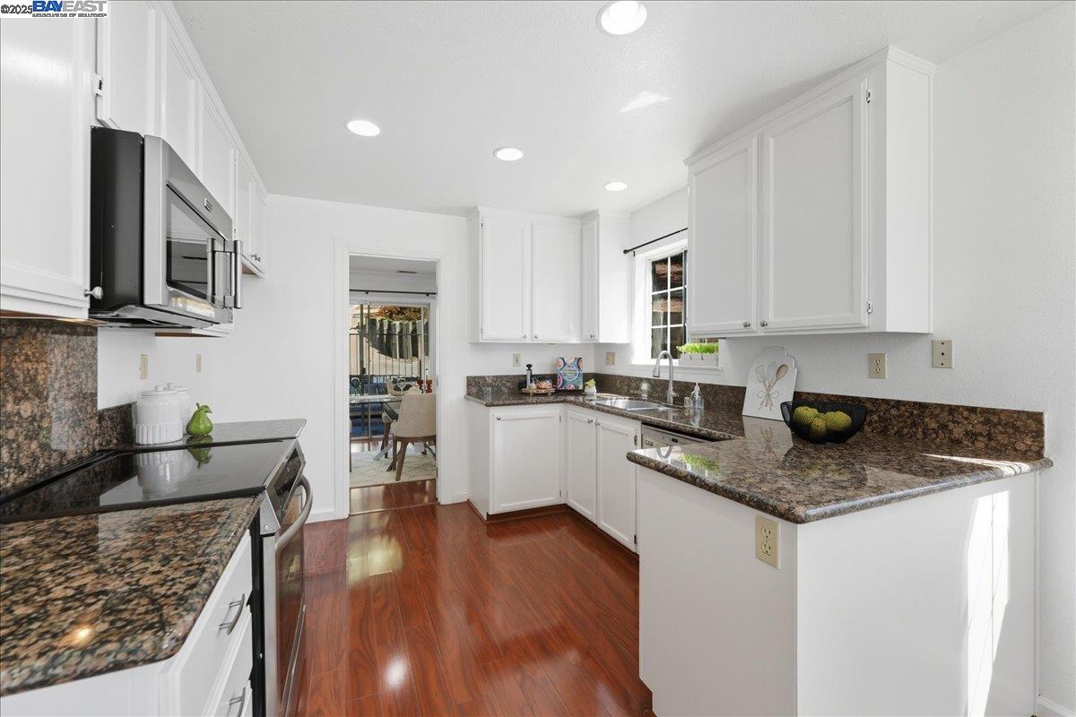 Detail Gallery Image 10 of 30 For 313 Camino Arroyo E, Danville,  CA 94506 - 3 Beds | 2/1 Baths