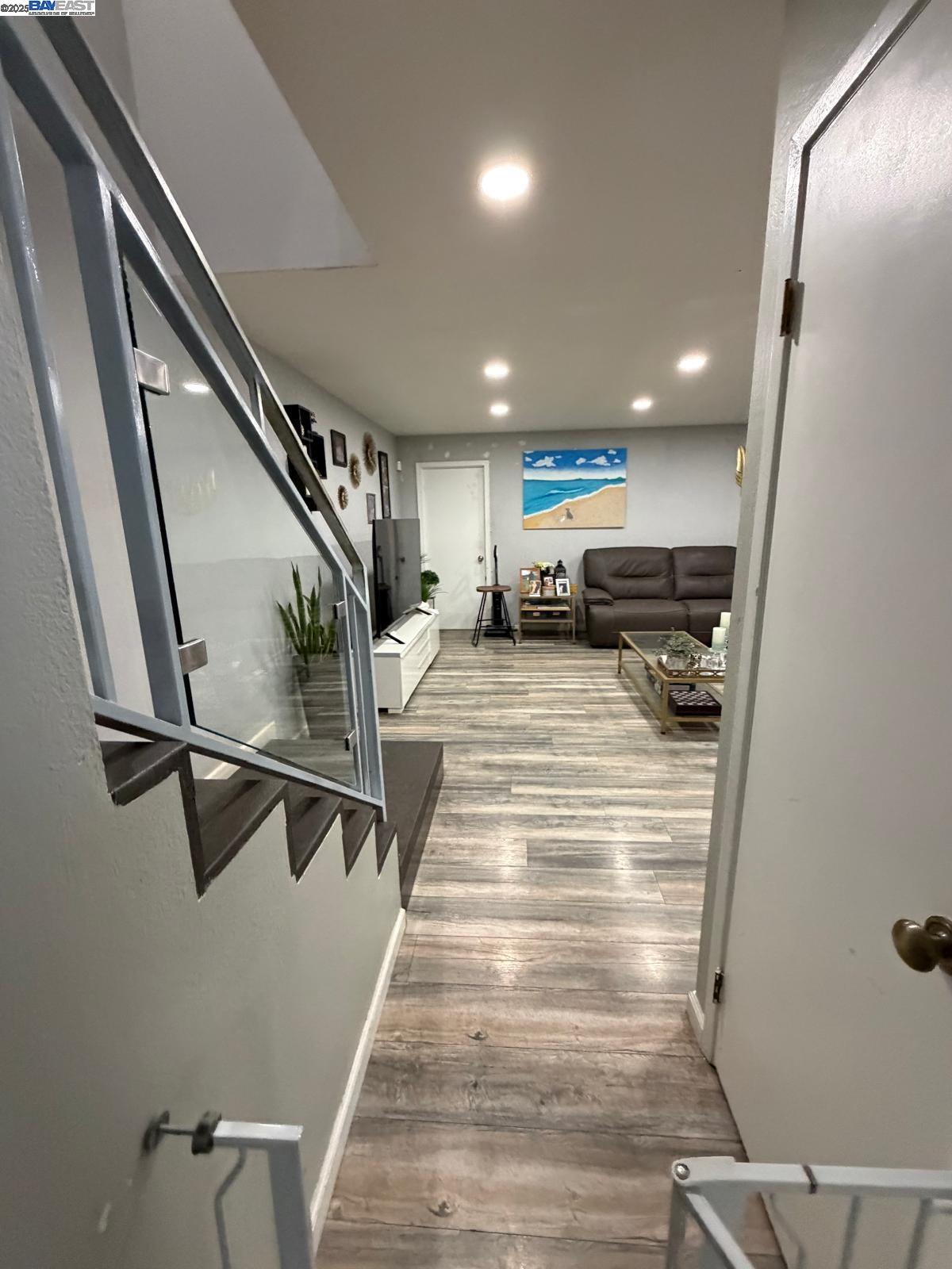 Detail Gallery Image 5 of 20 For 250 S 47th St, Richmond,  CA 94804 - 3 Beds | 2/1 Baths