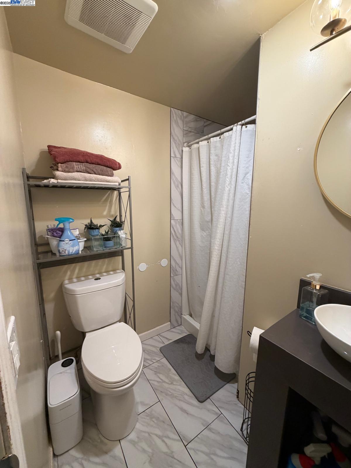 Detail Gallery Image 10 of 20 For 250 S 47th St, Richmond,  CA 94804 - 3 Beds | 2/1 Baths