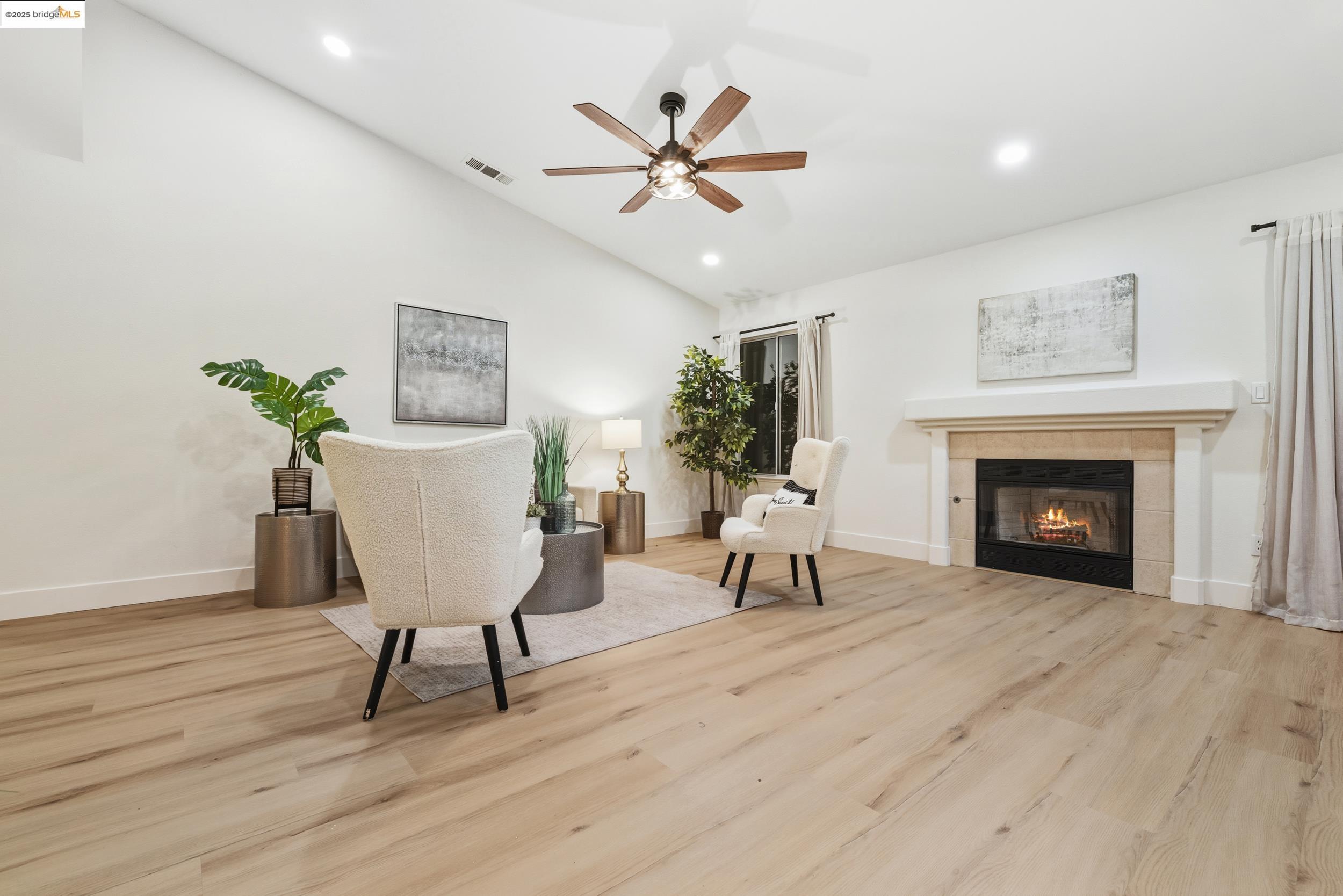 Detail Gallery Image 11 of 53 For 5213 San Paulo Dr, Salida,  CA 95368 - 4 Beds | 2 Baths