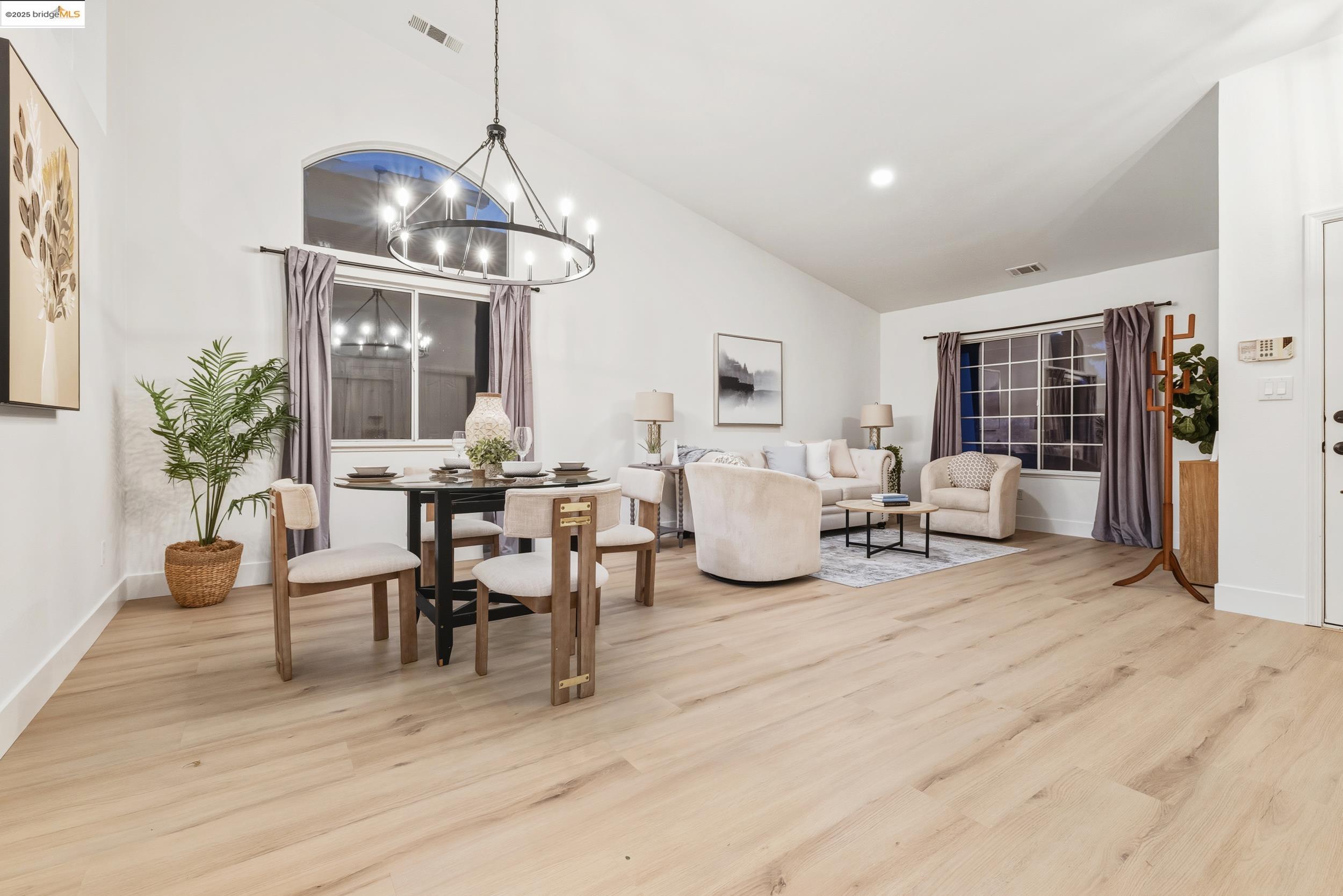 Detail Gallery Image 6 of 53 For 5213 San Paulo Dr, Salida,  CA 95368 - 4 Beds | 2 Baths