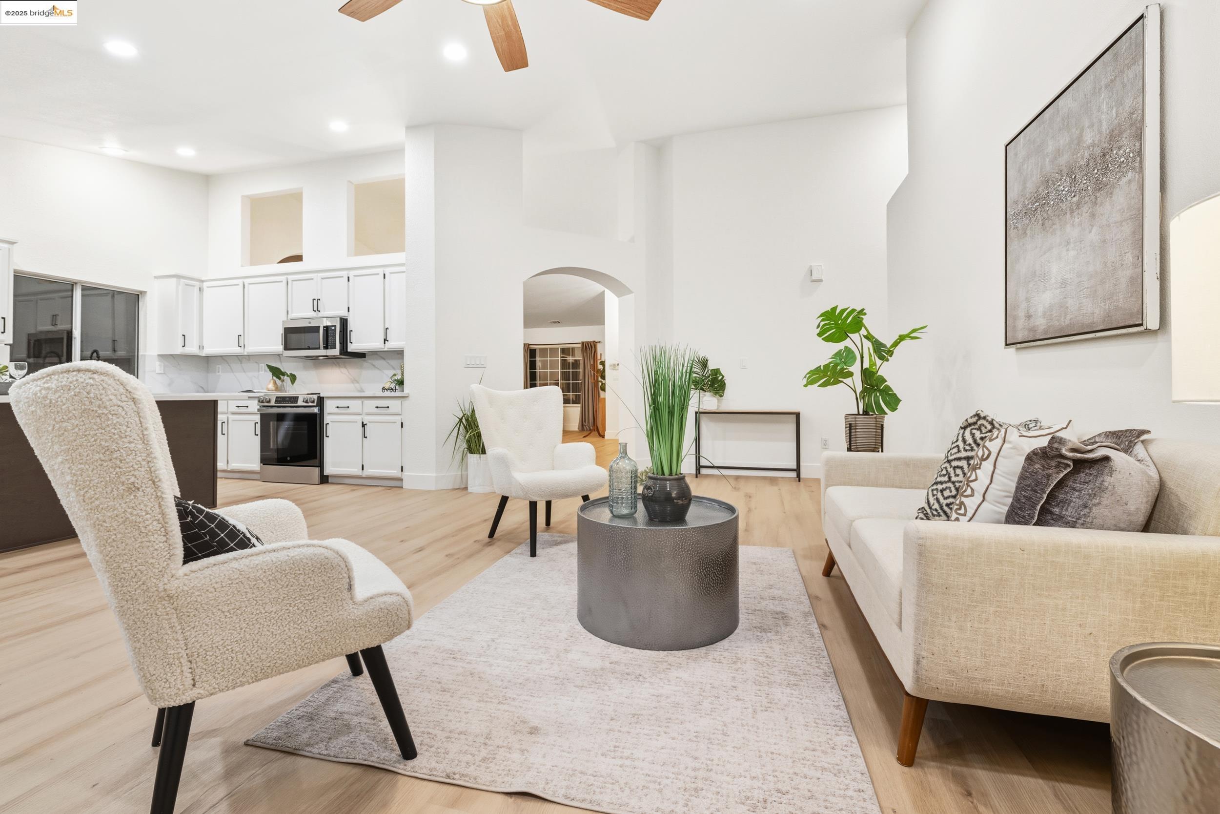 Detail Gallery Image 8 of 53 For 5213 San Paulo Dr, Salida,  CA 95368 - 4 Beds | 2 Baths