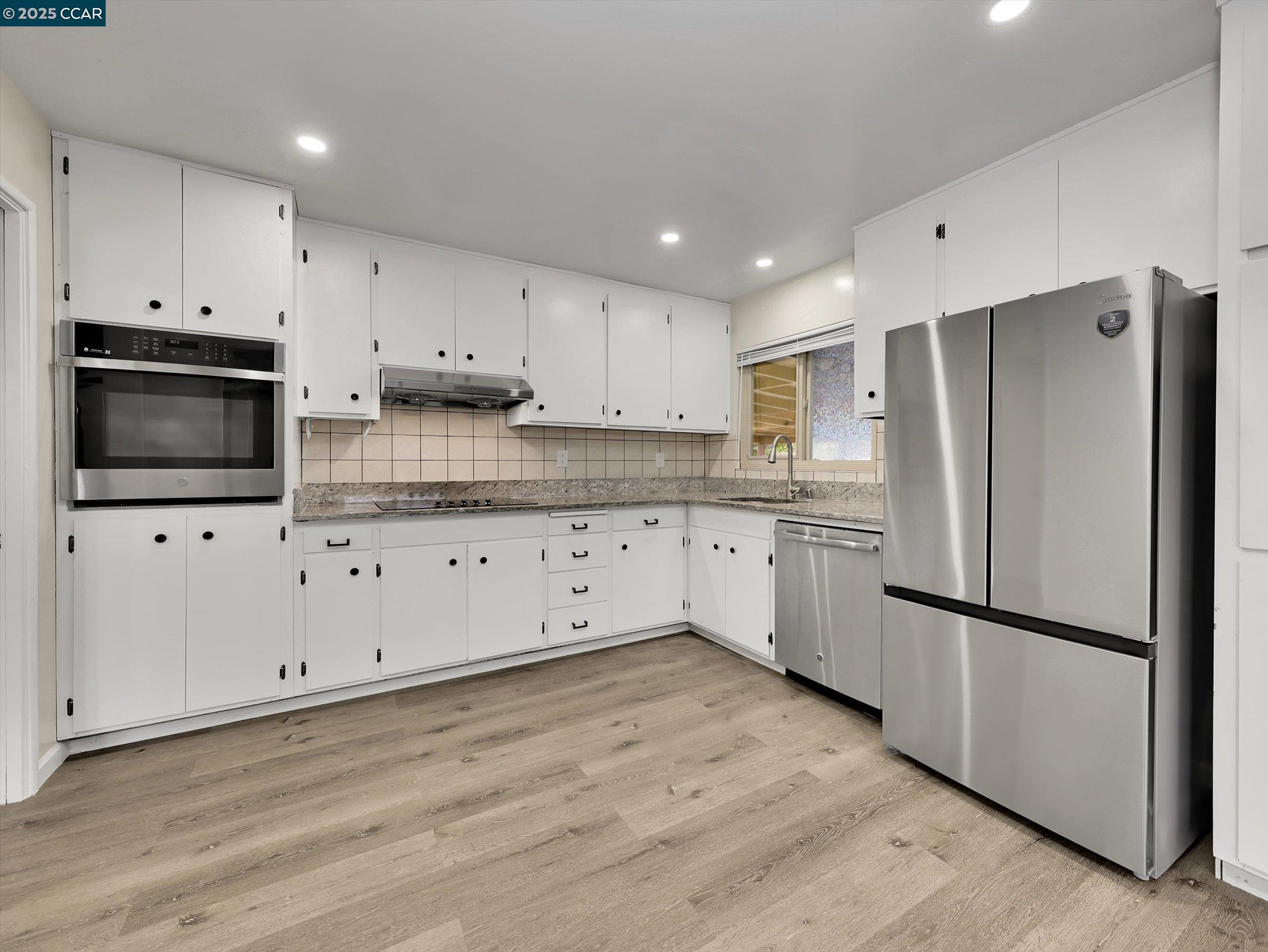 Detail Gallery Image 15 of 55 For 3811 Shasta Cir, Pittsburg,  CA 94565 - 3 Beds | 2 Baths