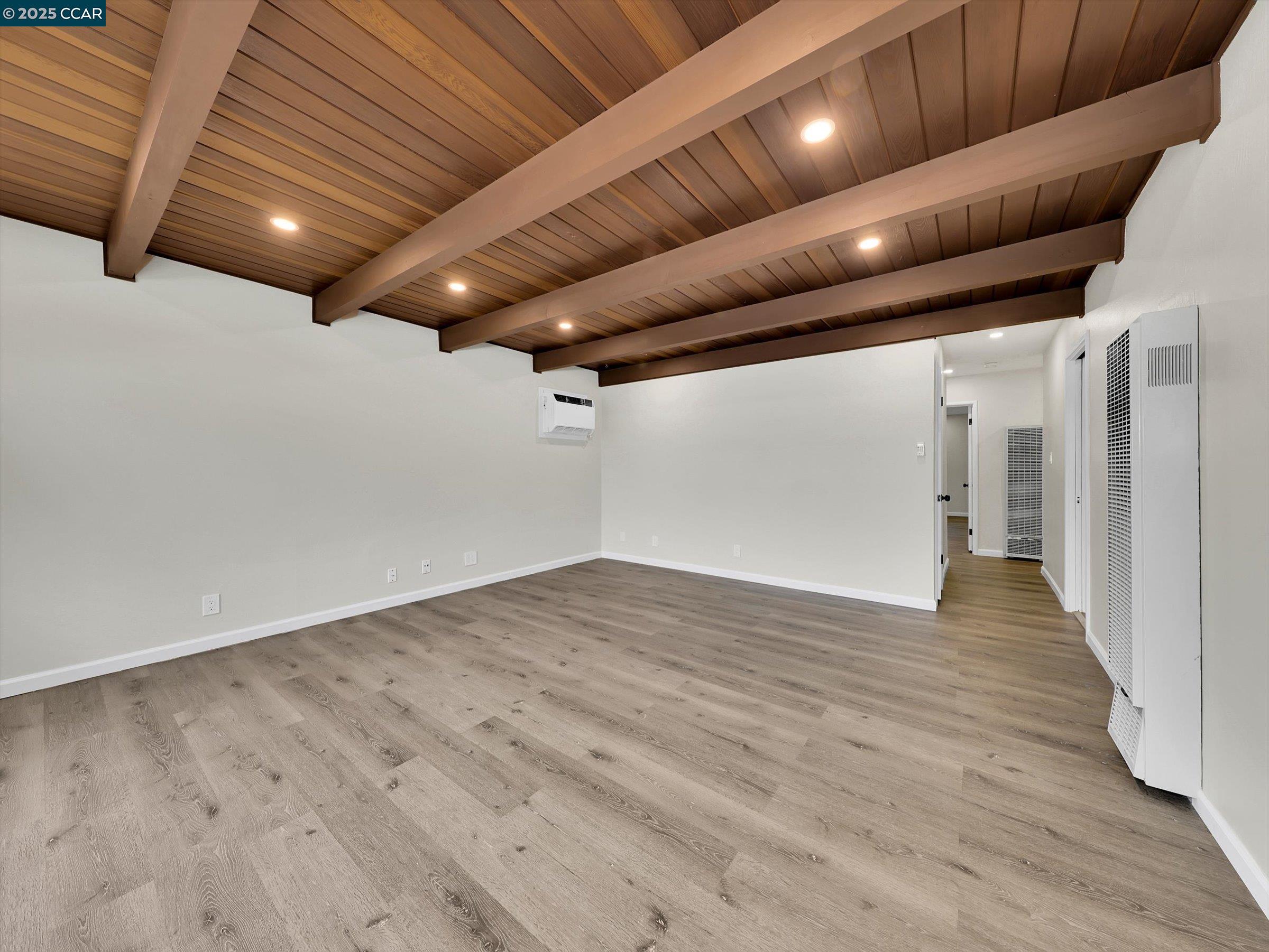 Detail Gallery Image 5 of 55 For 3811 Shasta Cir, Pittsburg,  CA 94565 - 3 Beds | 2 Baths